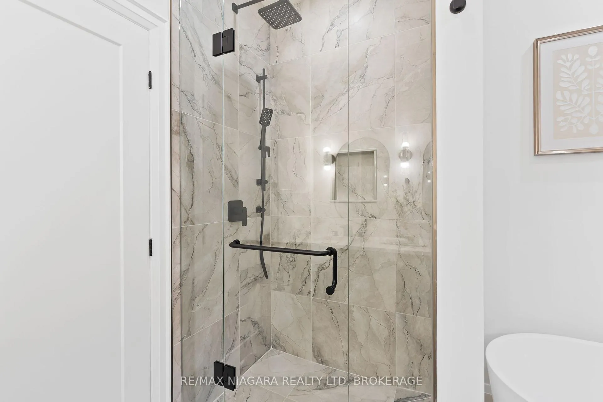 Photo 26 of 17 Accursi Crescent, Pelham, Fonthill — HOMEH