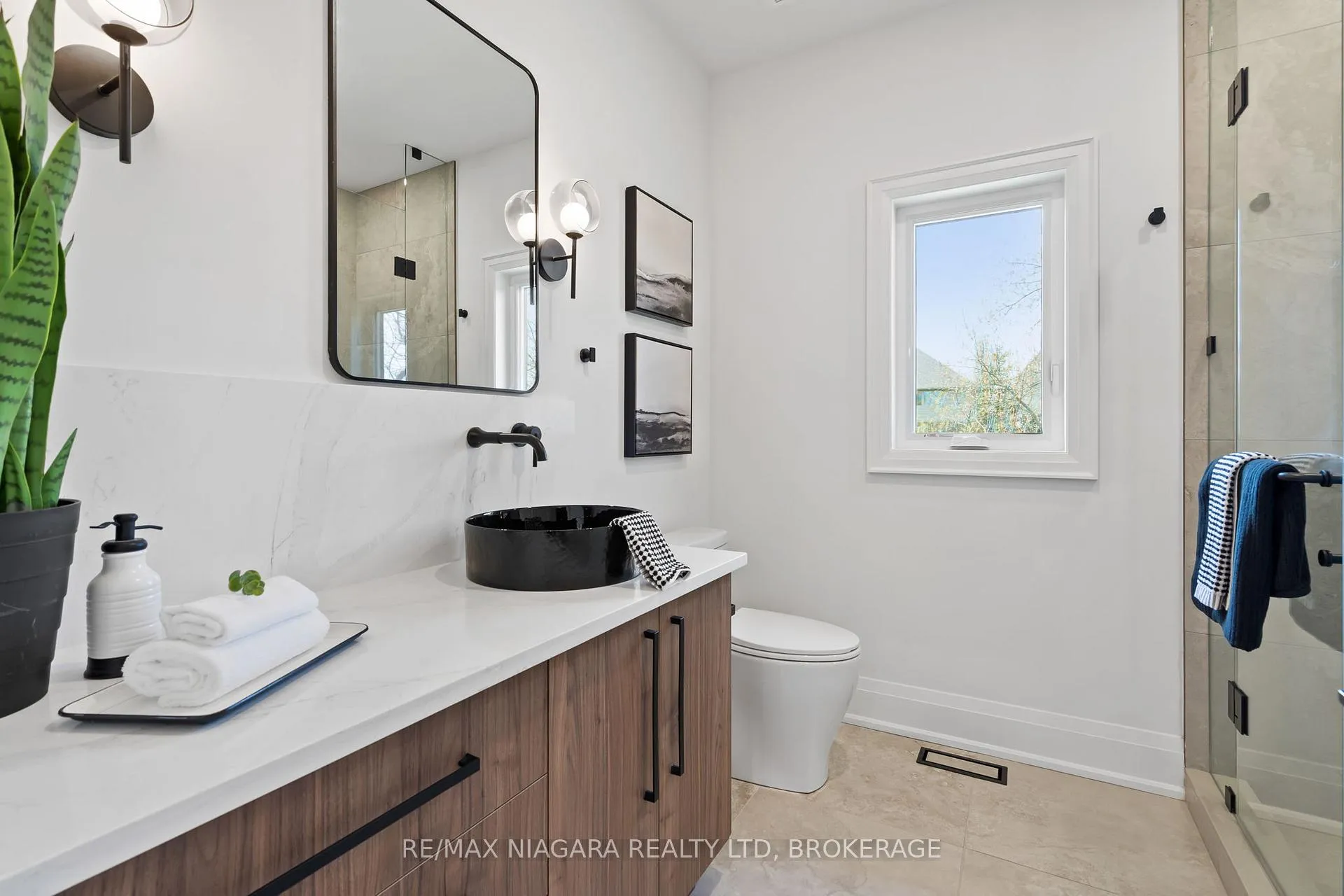 Photo 29 of 17 Accursi Crescent, Pelham, Fonthill — HOMEH