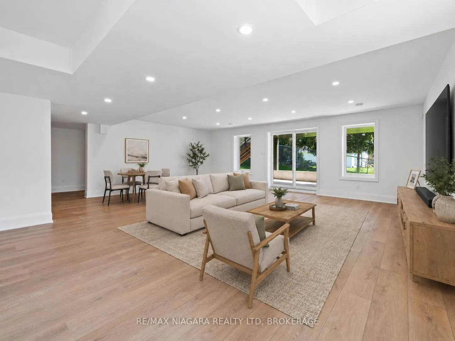 Photo 35 of 17 Accursi Crescent, Pelham, Fonthill — HOMEH