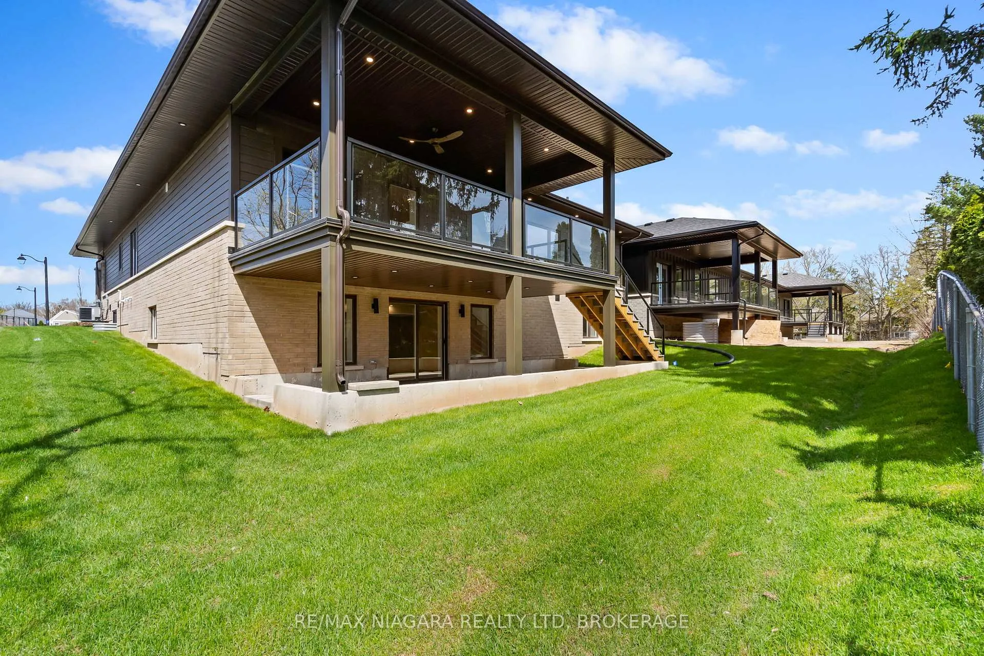 Photo 38 of 17 Accursi Crescent, Pelham, Fonthill — HOMEH