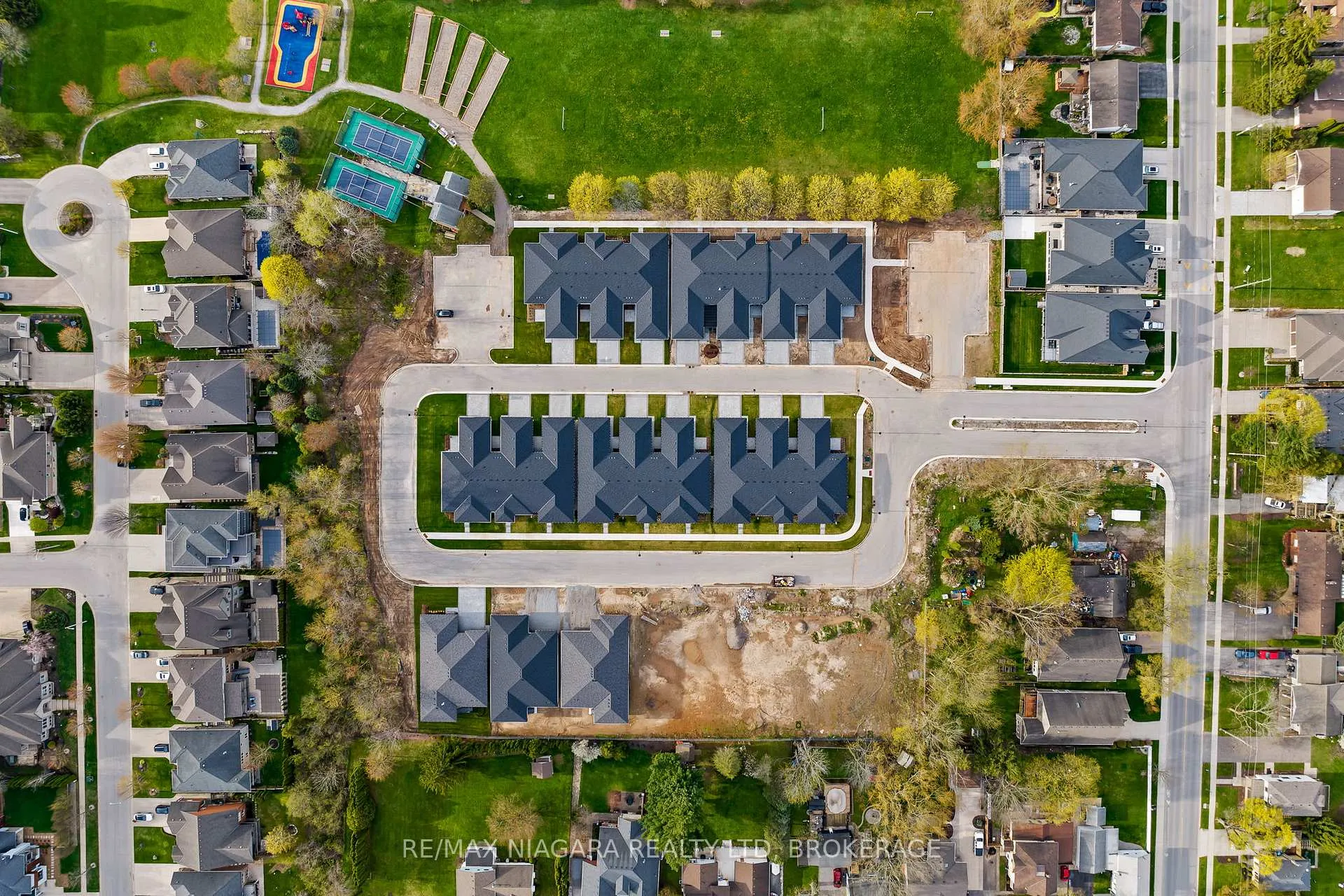 Photo 44 of 17 Accursi Crescent, Pelham, Fonthill — HOMEH