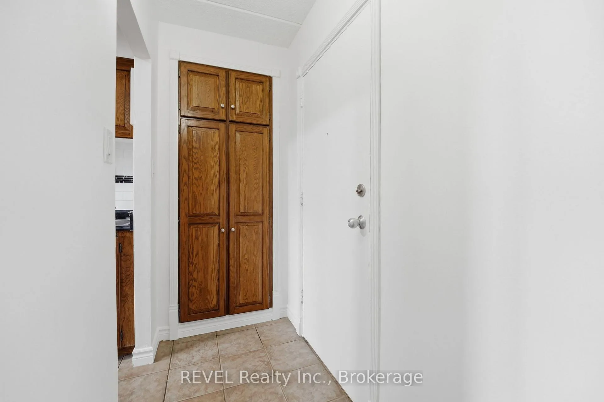 Photo 8 of Unit 304, 198 Scott Street, St. Catharines, Fairview — HOMEH