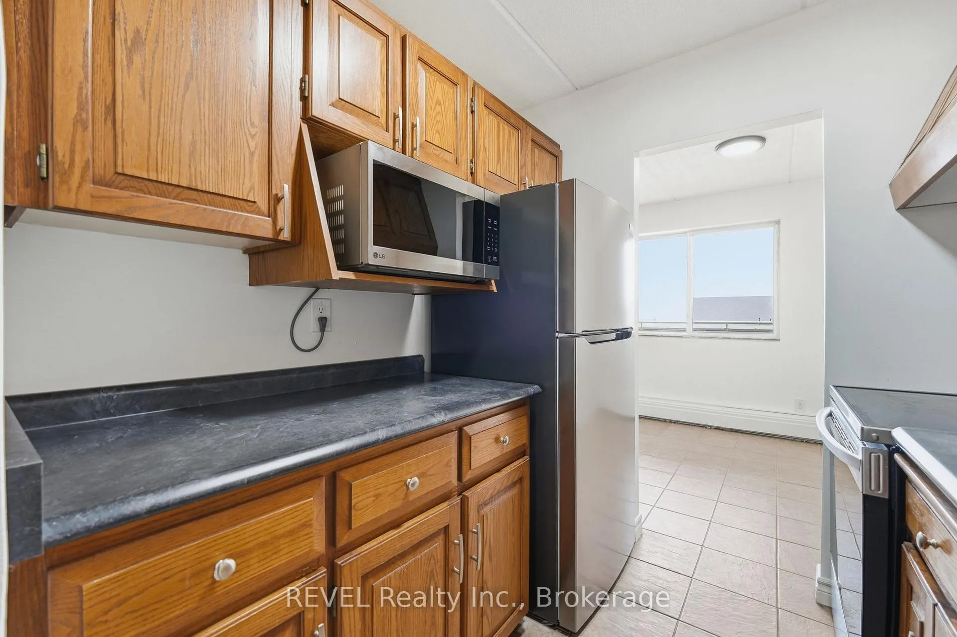 Photo 10 of Unit 304, 198 Scott Street, St. Catharines, Fairview — HOMEH