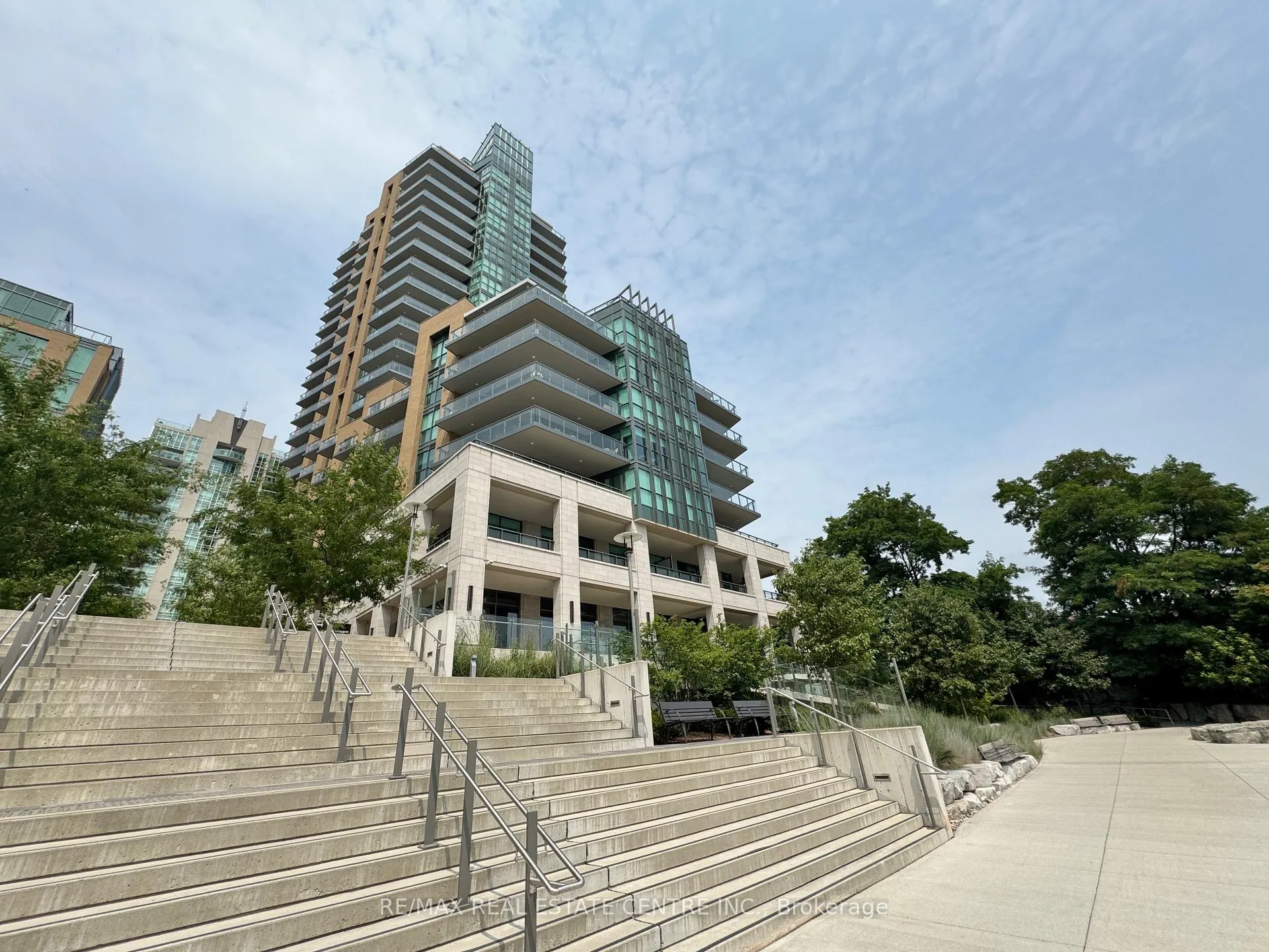 Photo 2 of Unit 405, 2060 Lakeshore Road, Burlington, Brant — HOMEH