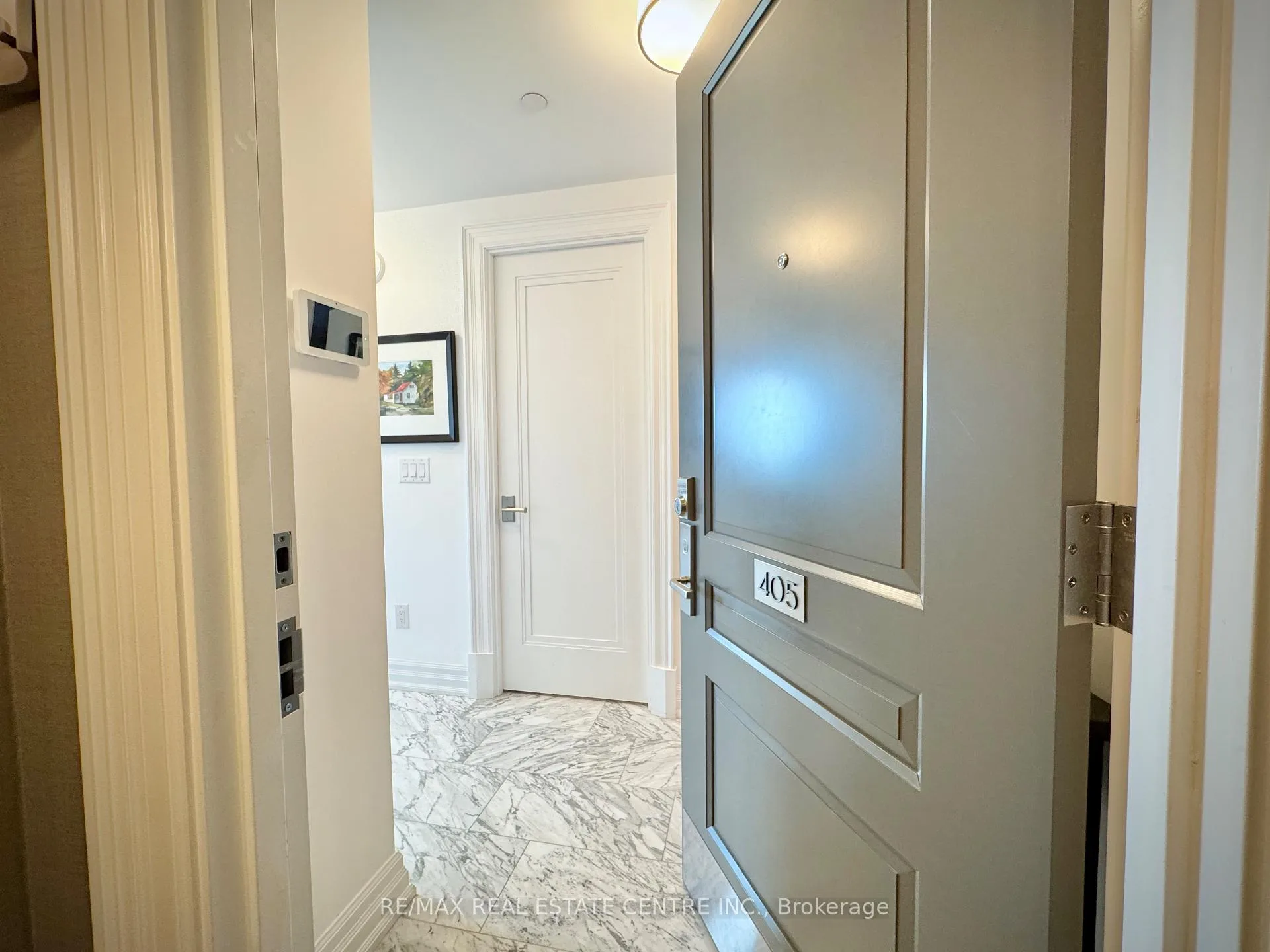 Photo 8 of Unit 405, 2060 Lakeshore Road, Burlington, Brant — HOMEH
