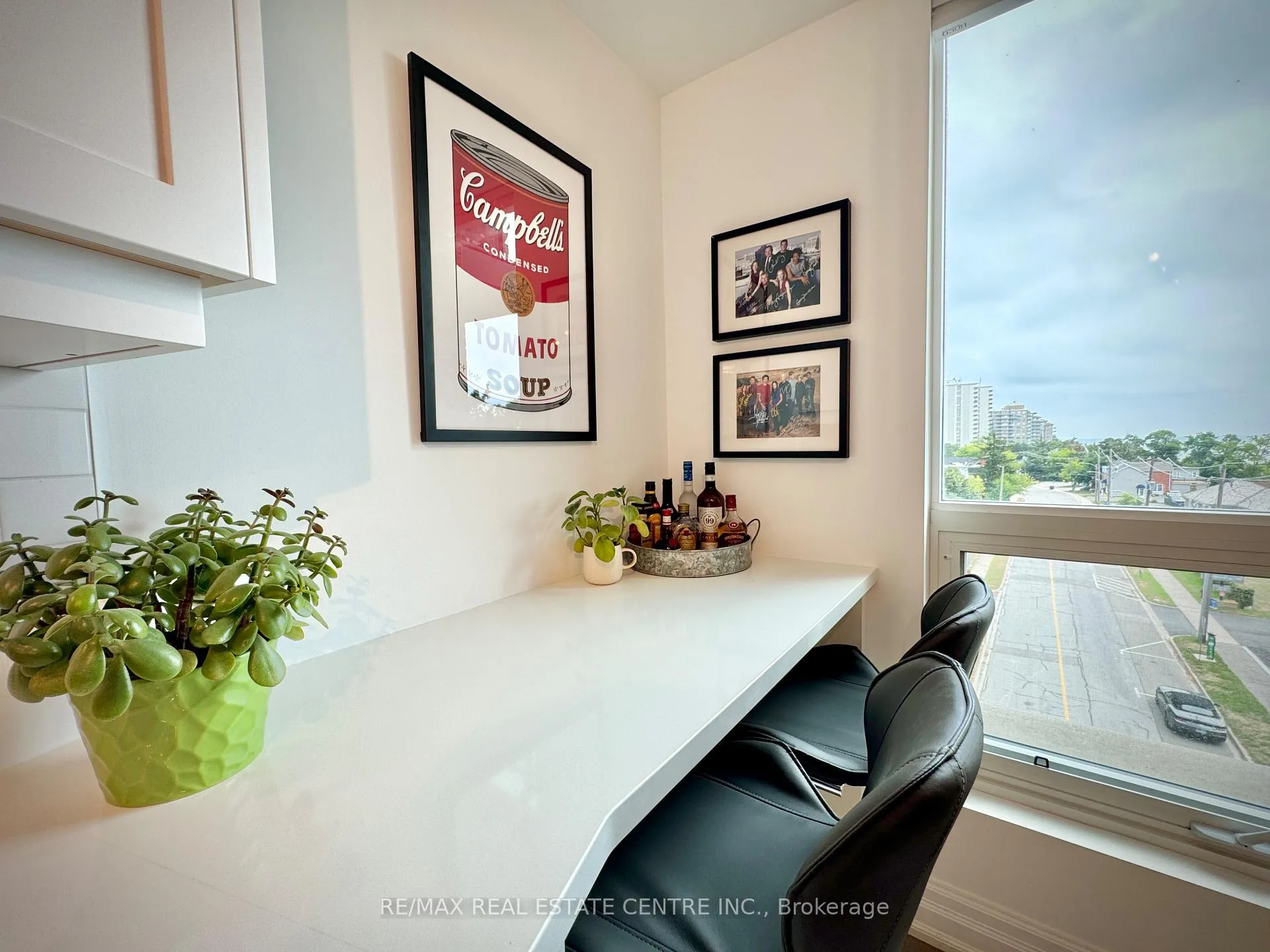 Photo 15 of Unit 405, 2060 Lakeshore Road, Burlington, Brant — HOMEH