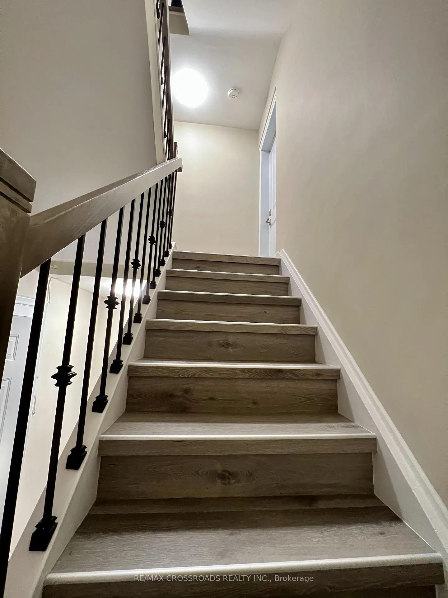 Photo 2 of Unit 2, 25 Glenside Avenue, Toronto, Greenwood-Coxwell — HOMEH