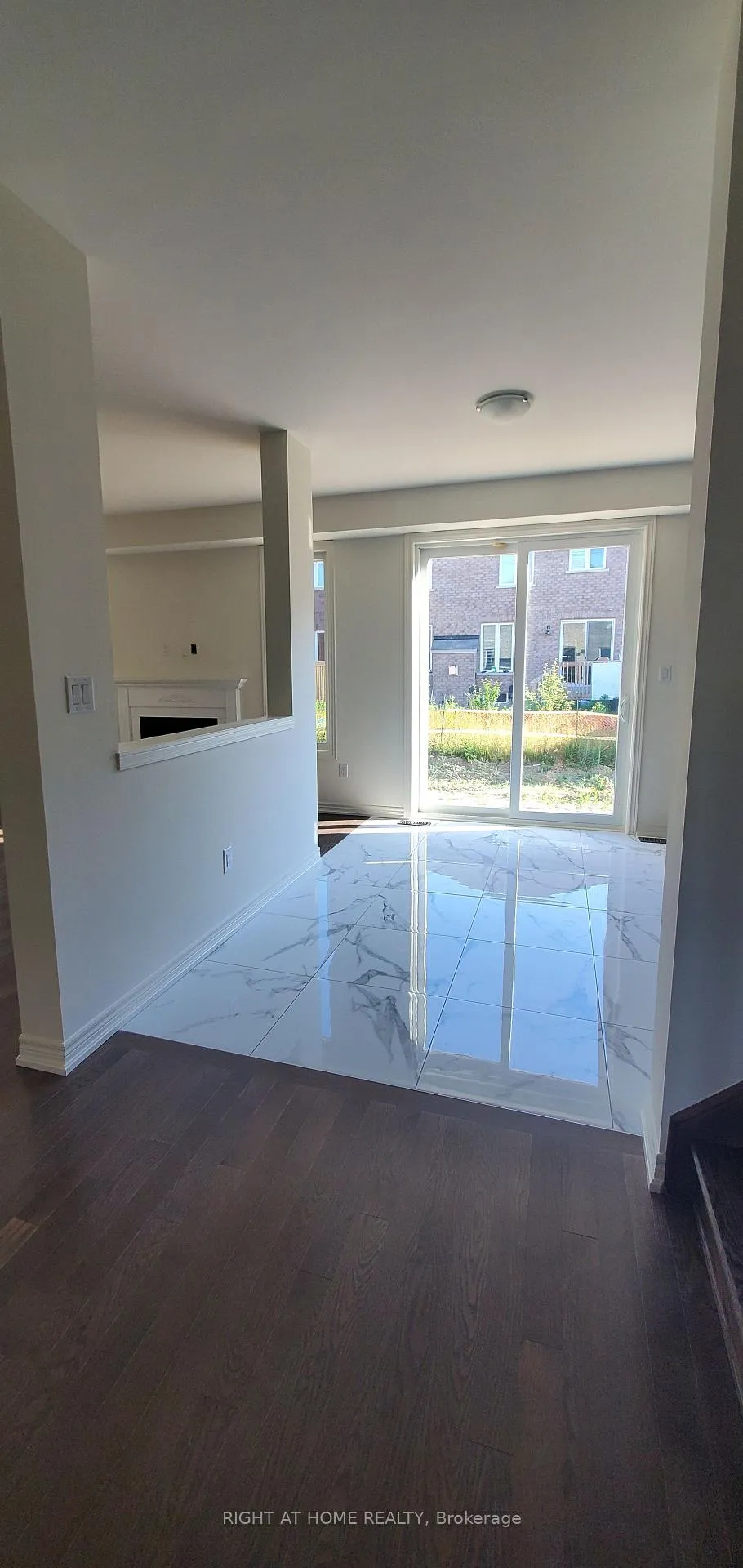 Photo 3 of 12 Lilestone Drive, Brampton, Credit Valley — HOMEH