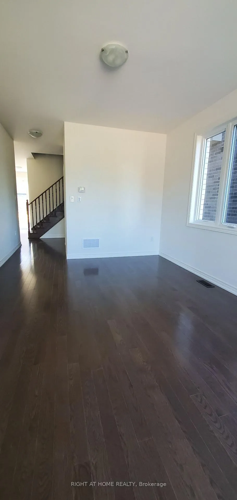 Photo 5 of 12 Lilestone Drive, Brampton, Credit Valley — HOMEH