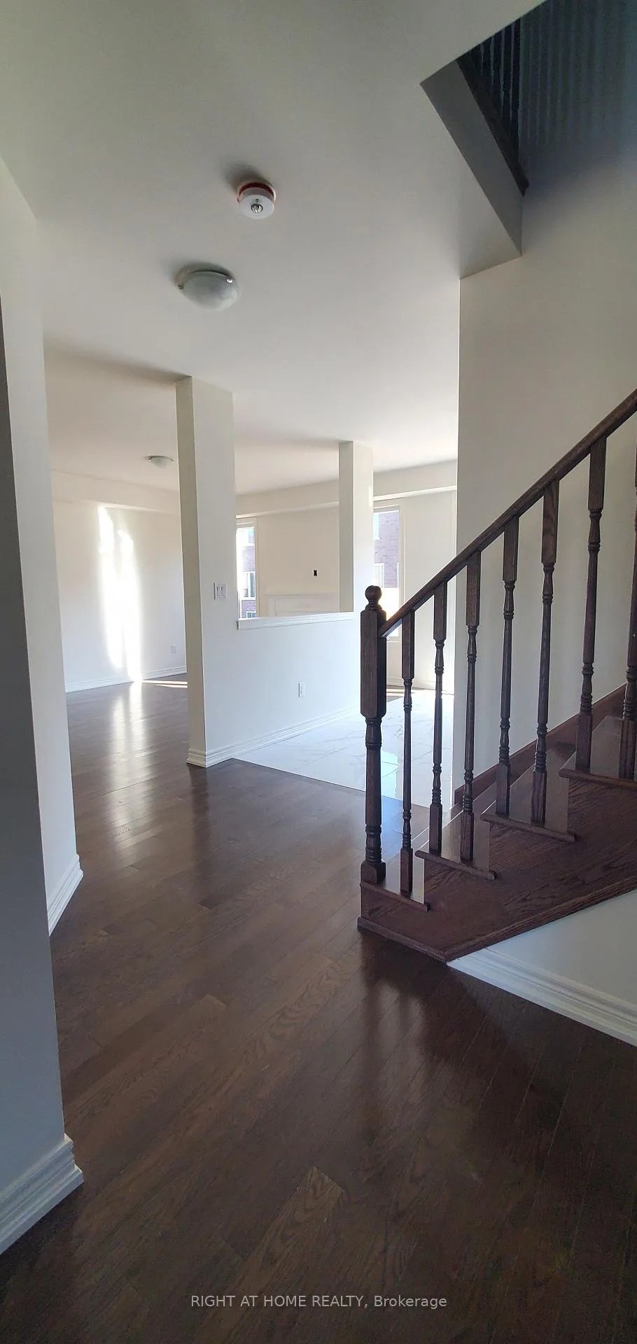Photo 6 of 12 Lilestone Drive, Brampton, Credit Valley — HOMEH