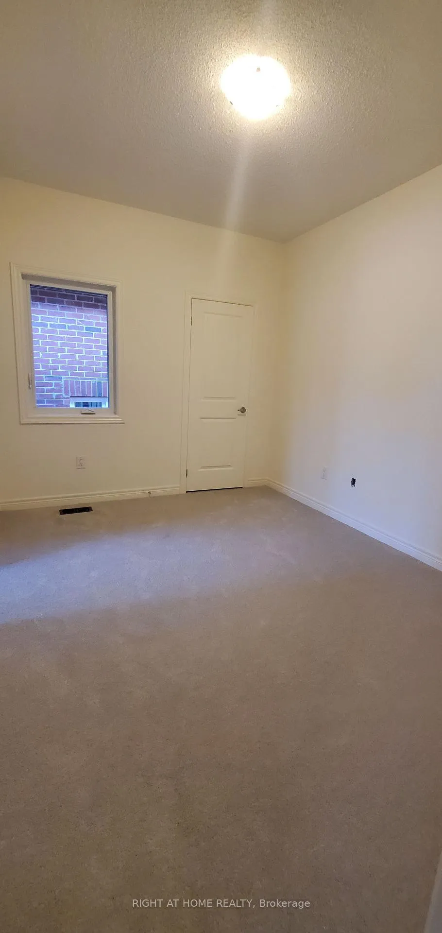 Photo 16 of 12 Lilestone Drive, Brampton, Credit Valley — HOMEH