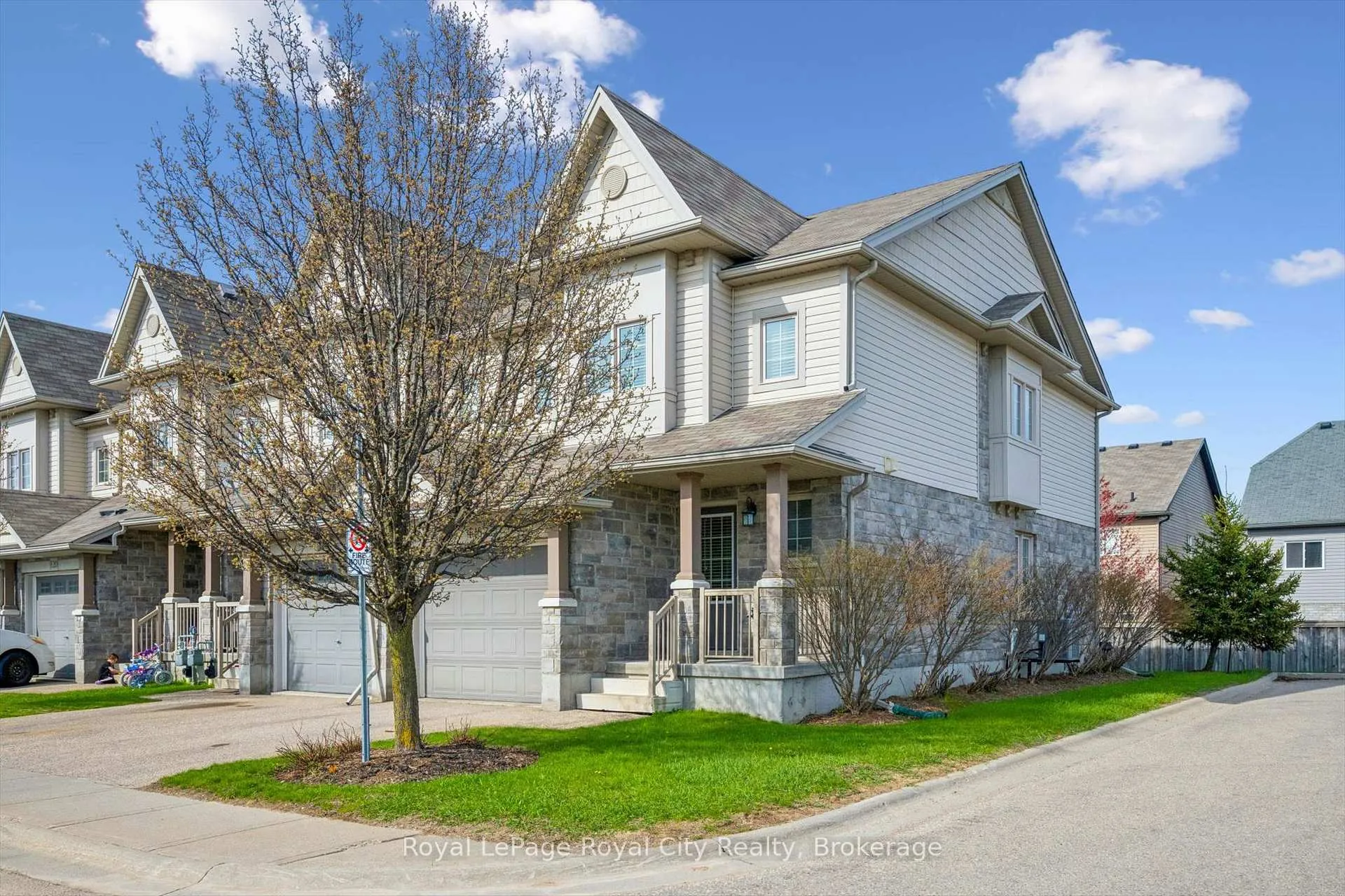 Photo 1 of Unit E18, 6 Upper Mercer Street, Kitchener — HOMEH