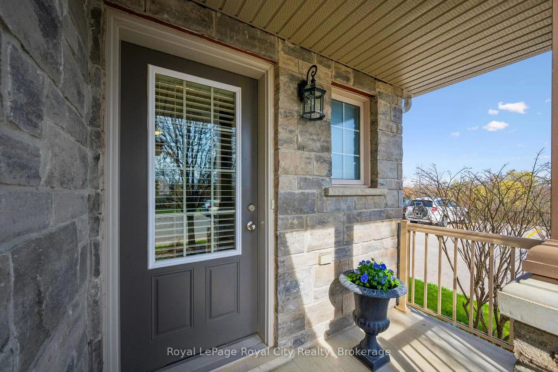 Photo 3 of Unit E18, 6 Upper Mercer Street, Kitchener — HOMEH