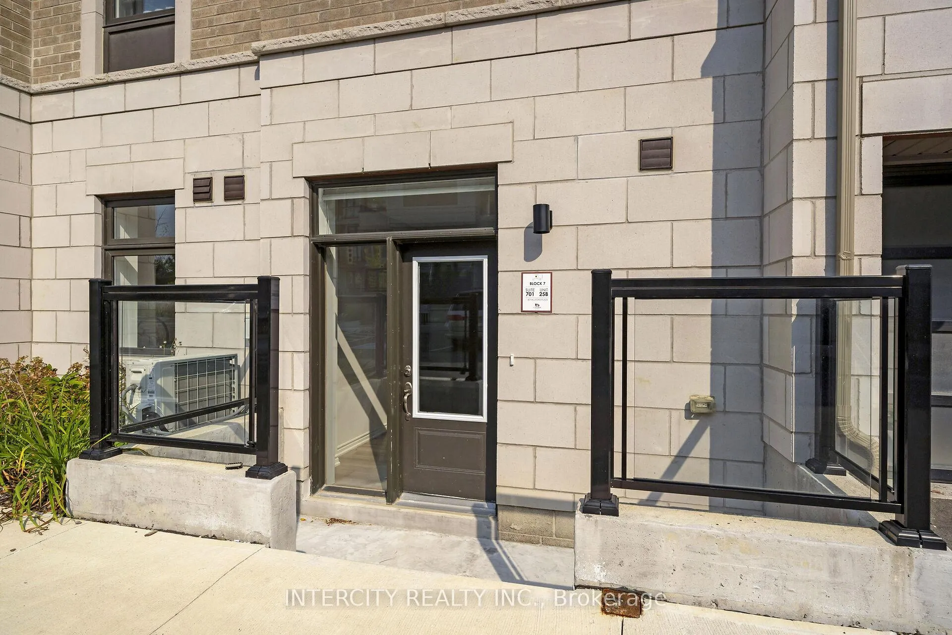 Photo 2 of Unit 701, 60 Halliford Place, Brampton, Brampton East — HOMEH