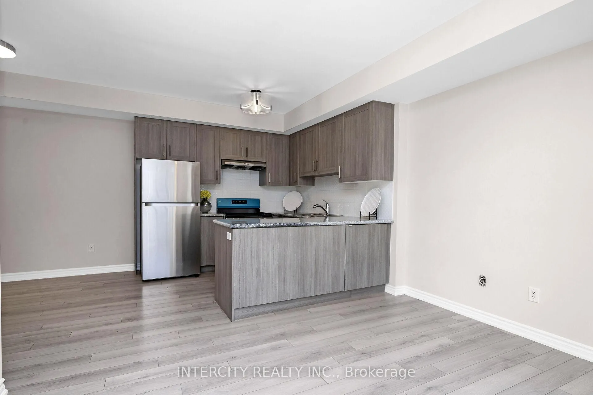 Photo 4 of Unit 701, 60 Halliford Place, Brampton, Brampton East — HOMEH