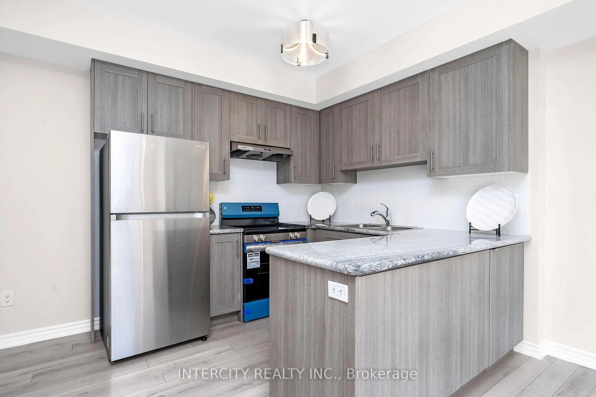 Photo 6 of Unit 701, 60 Halliford Place, Brampton, Brampton East — HOMEH