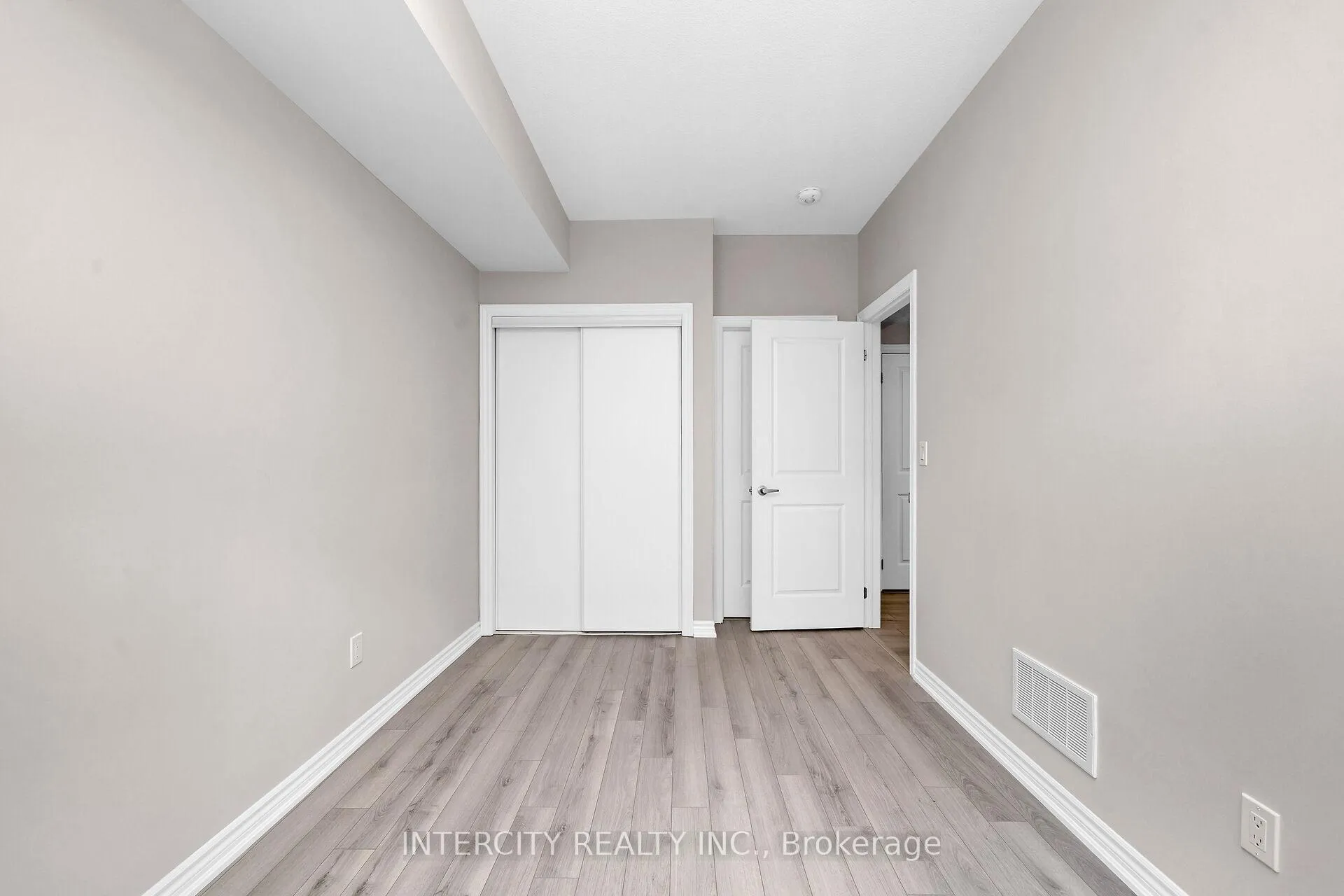 Photo 14 of Unit 701, 60 Halliford Place, Brampton, Brampton East — HOMEH