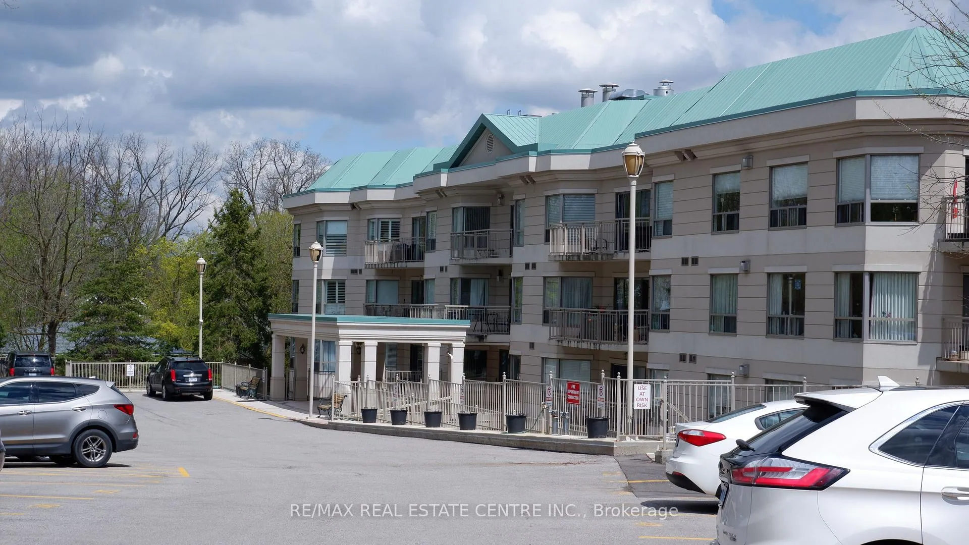 Photo 1 of Unit 105, 24 Chapel Street, Halton Hills, Georgetown — HOMEH