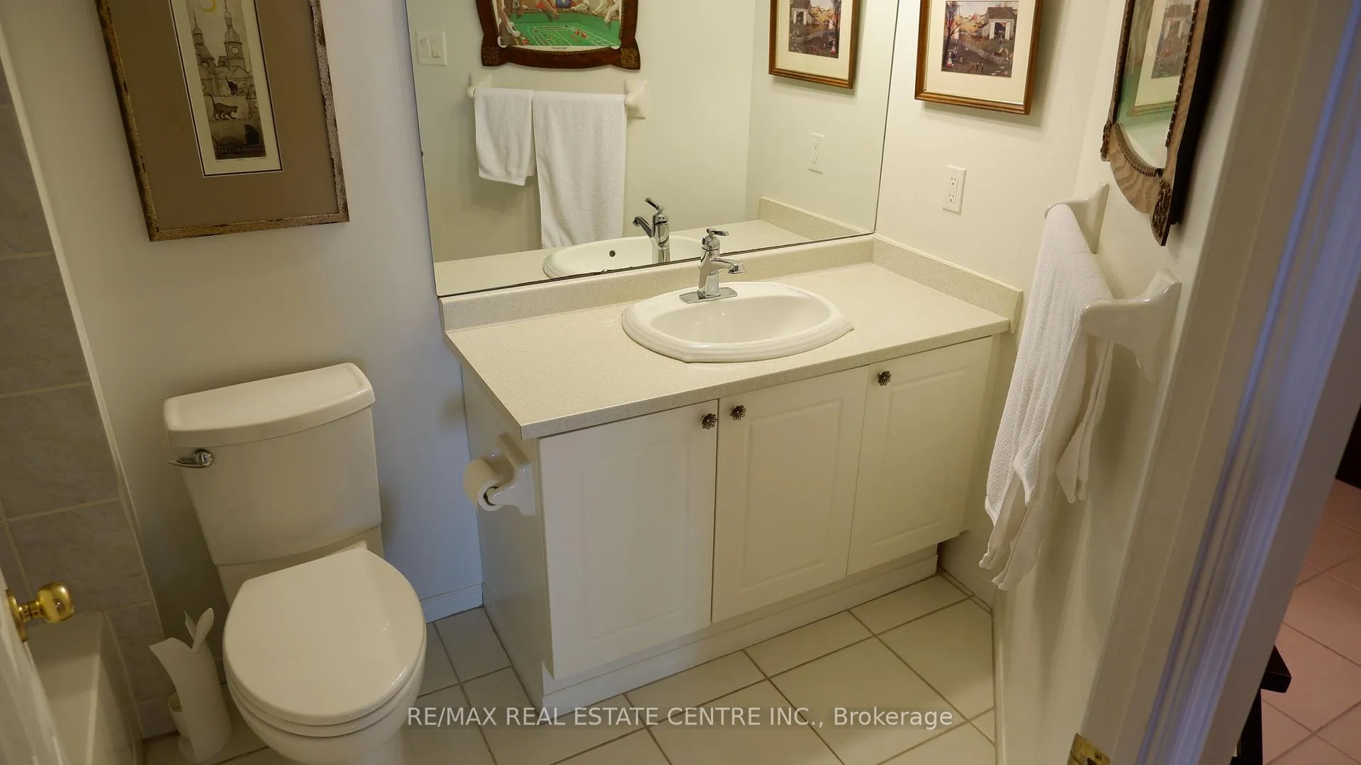 Photo 4 of Unit 105, 24 Chapel Street, Halton Hills, Georgetown — HOMEH