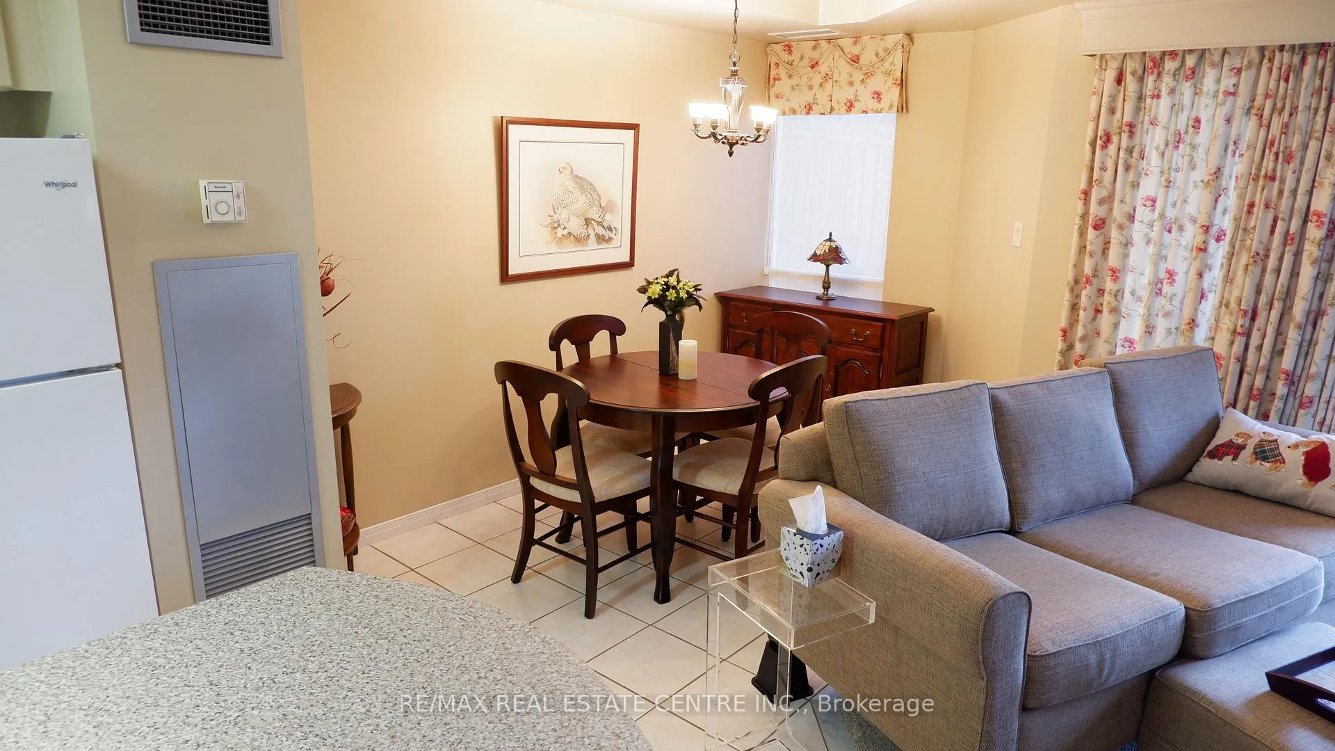 Photo 8 of Unit 105, 24 Chapel Street, Halton Hills, Georgetown — HOMEH