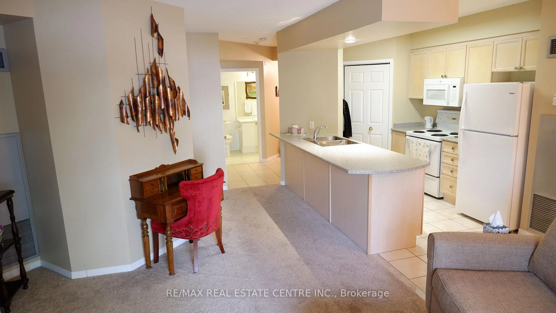 Photo 9 of Unit 105, 24 Chapel Street, Halton Hills, Georgetown — HOMEH
