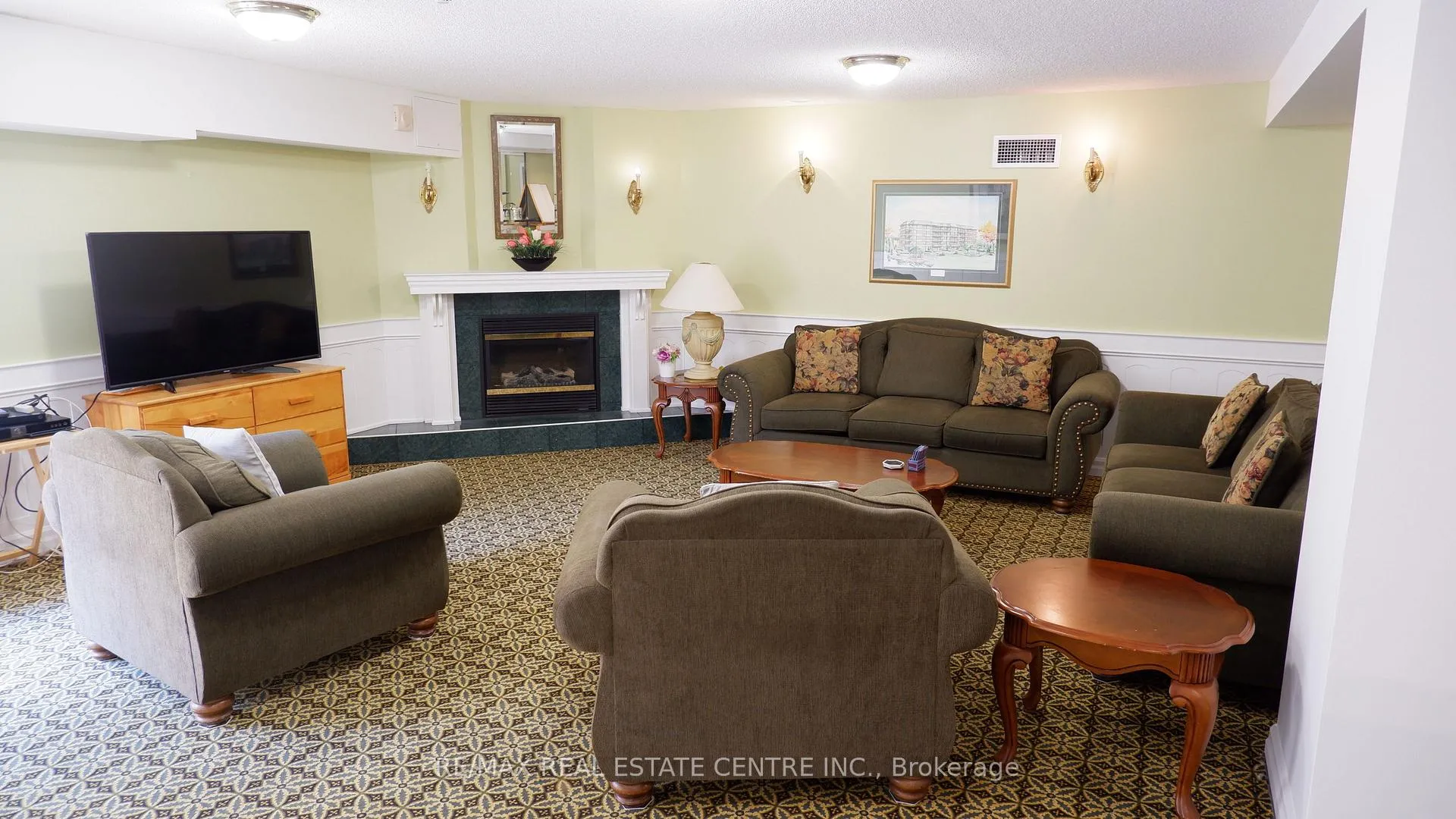 Photo 16 of Unit 105, 24 Chapel Street, Halton Hills, Georgetown — HOMEH