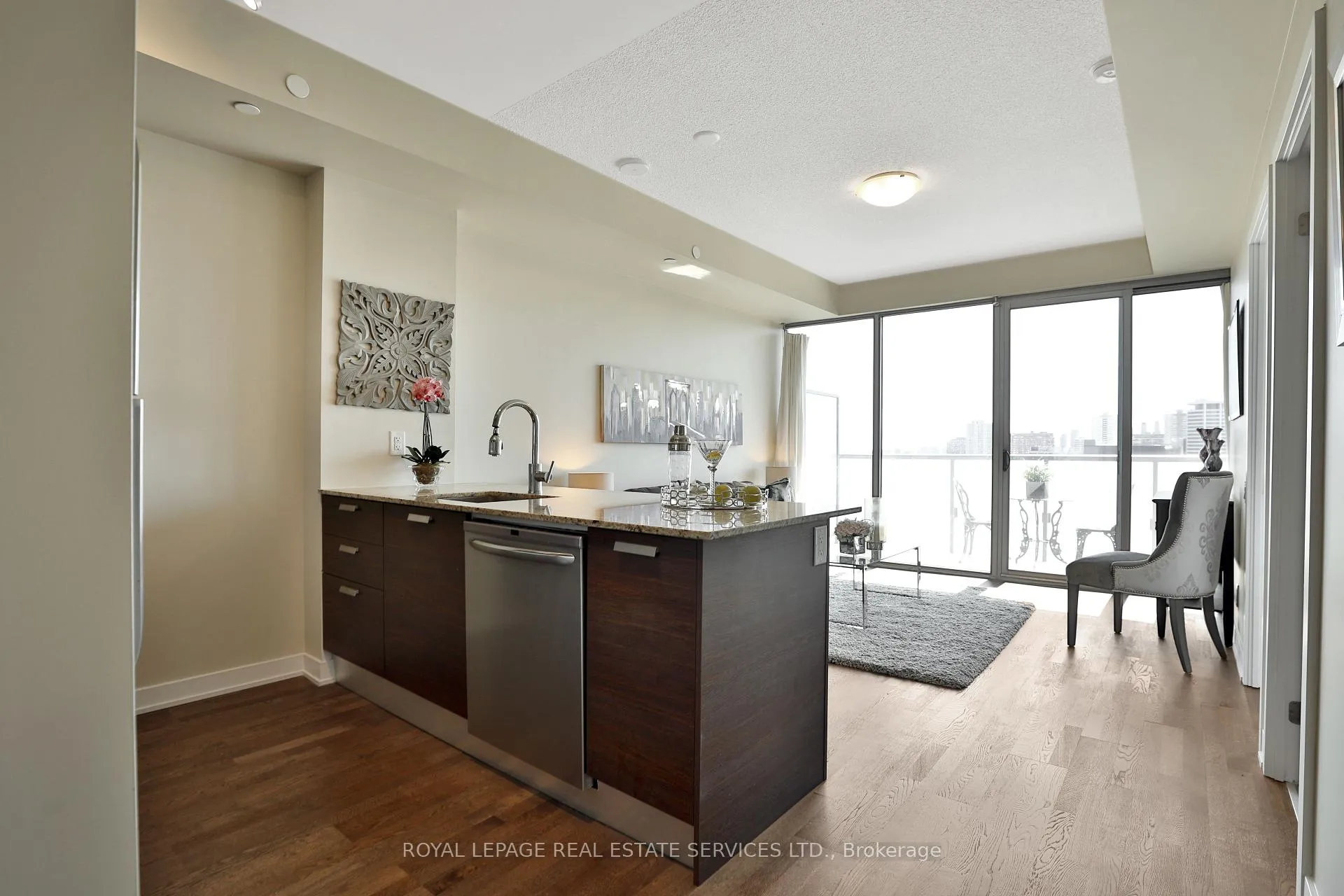 Photo 7 of Unit 1101, 1815 Yonge Street, Toronto, Mount Pleasant West — HOMEH