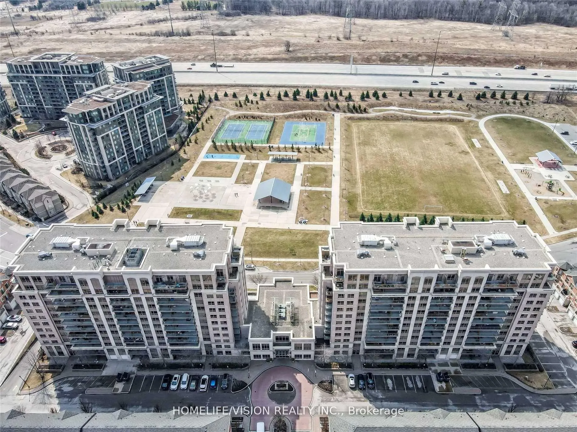Photo 4 of Unit 106, 39 Galleria Parkway, Markham, Commerce Valley — HOMEH