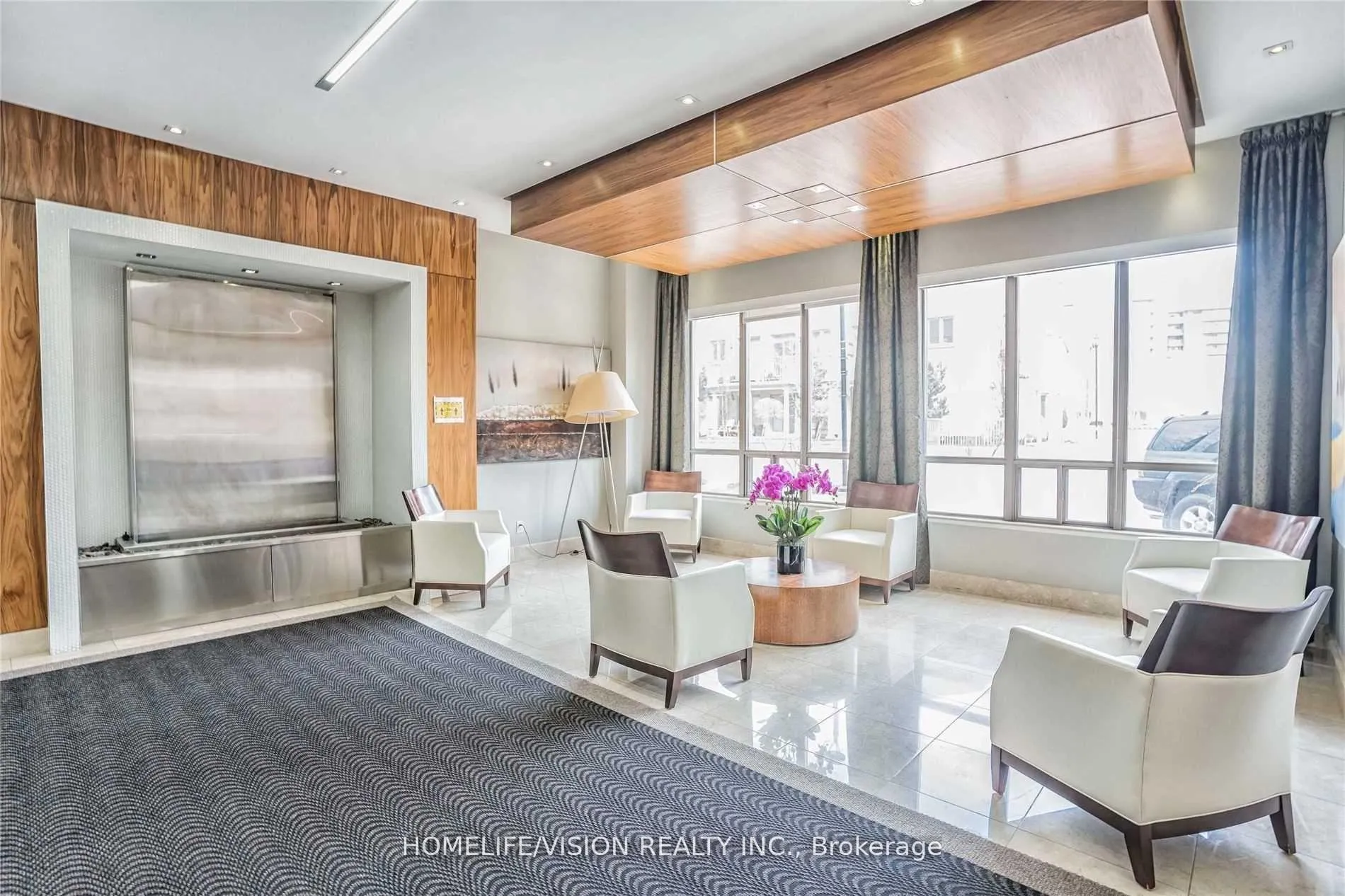 Photo 5 of Unit 106, 39 Galleria Parkway, Markham, Commerce Valley — HOMEH