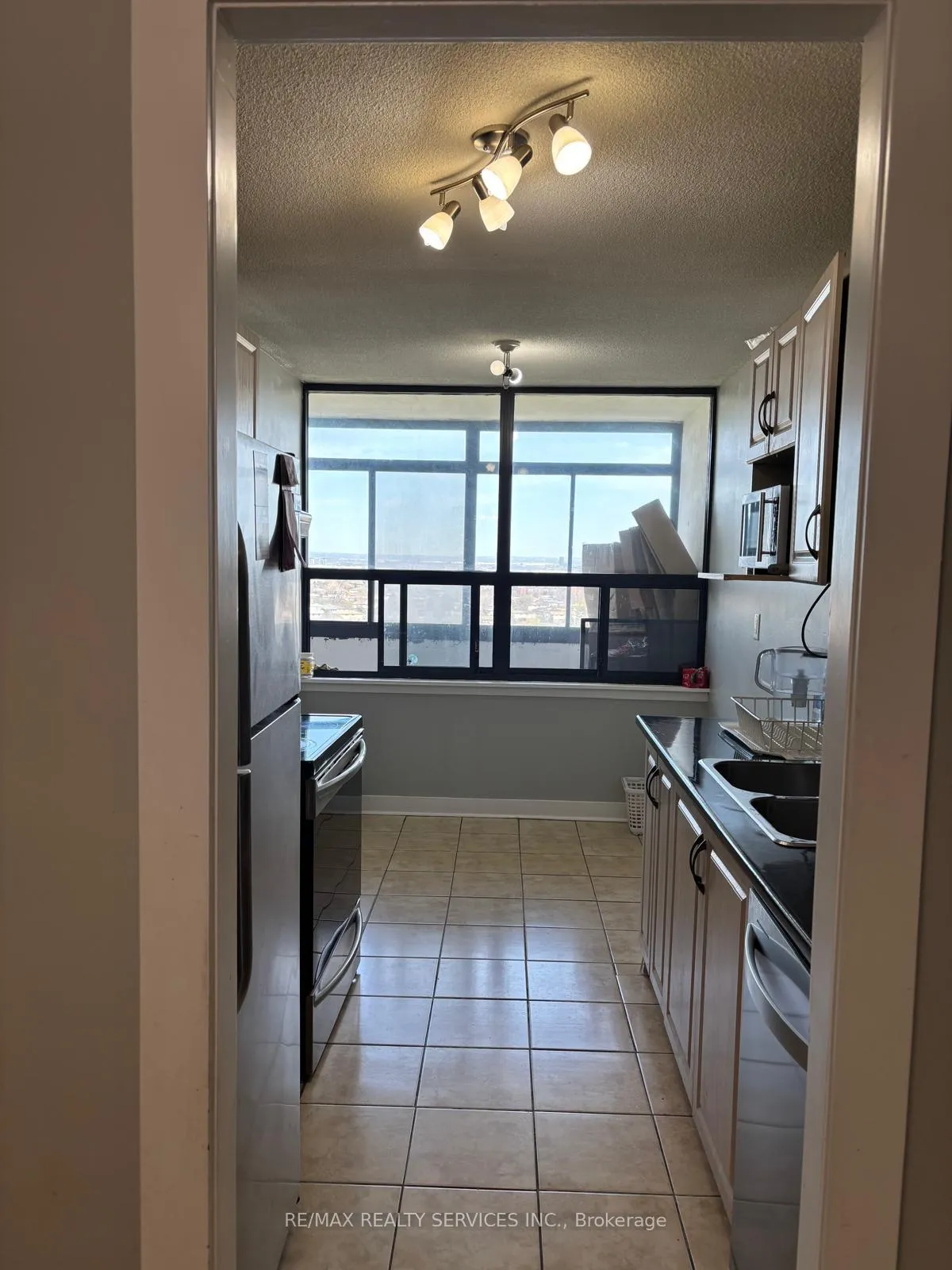 Photo 9 of Unit 1605, 18 Knightsbridge Road, Brampton, Queen Street Corridor — HOMEH