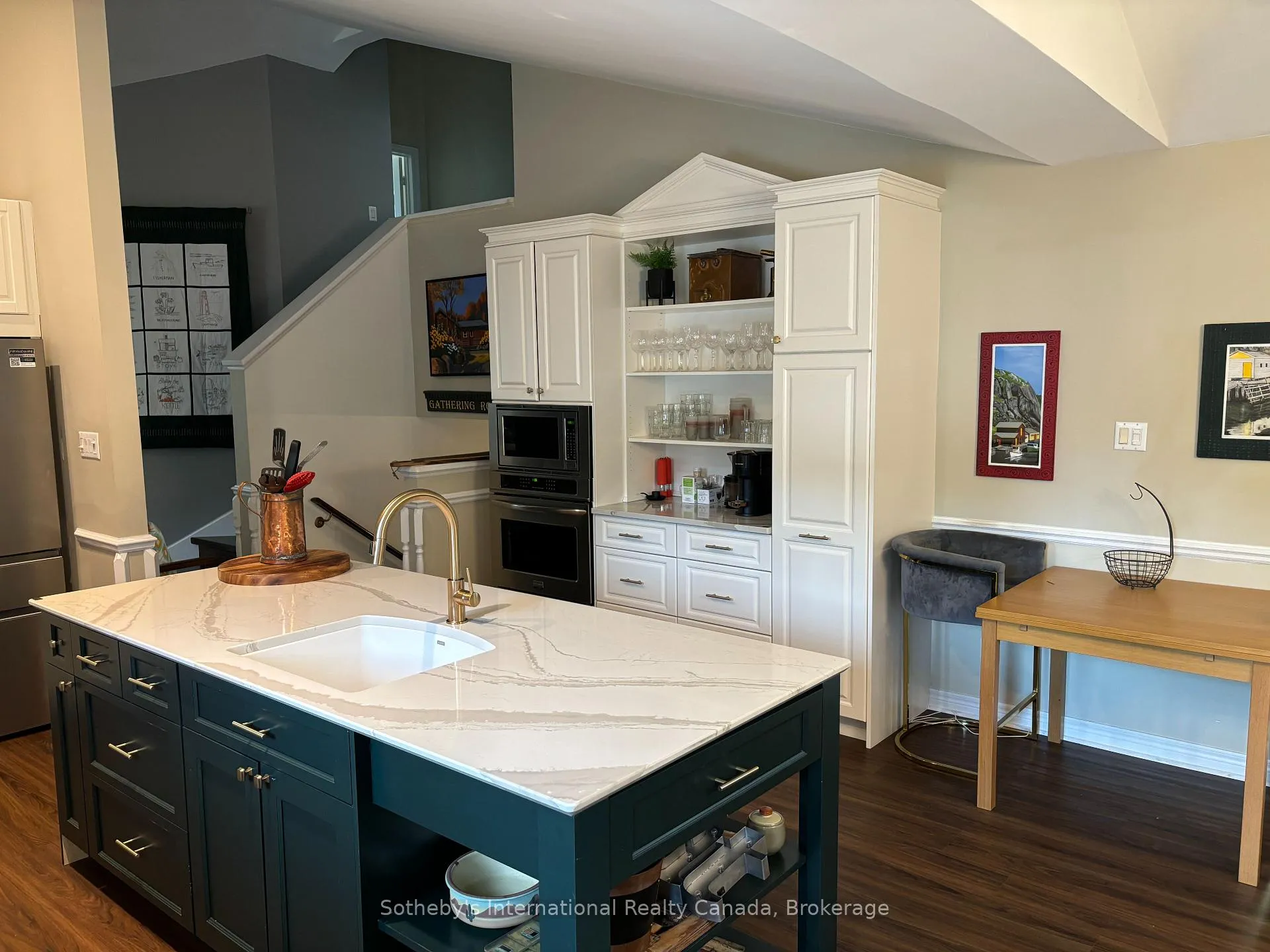 Photo 7 of 4 Nettleton Court, Collingwood — HOMEH