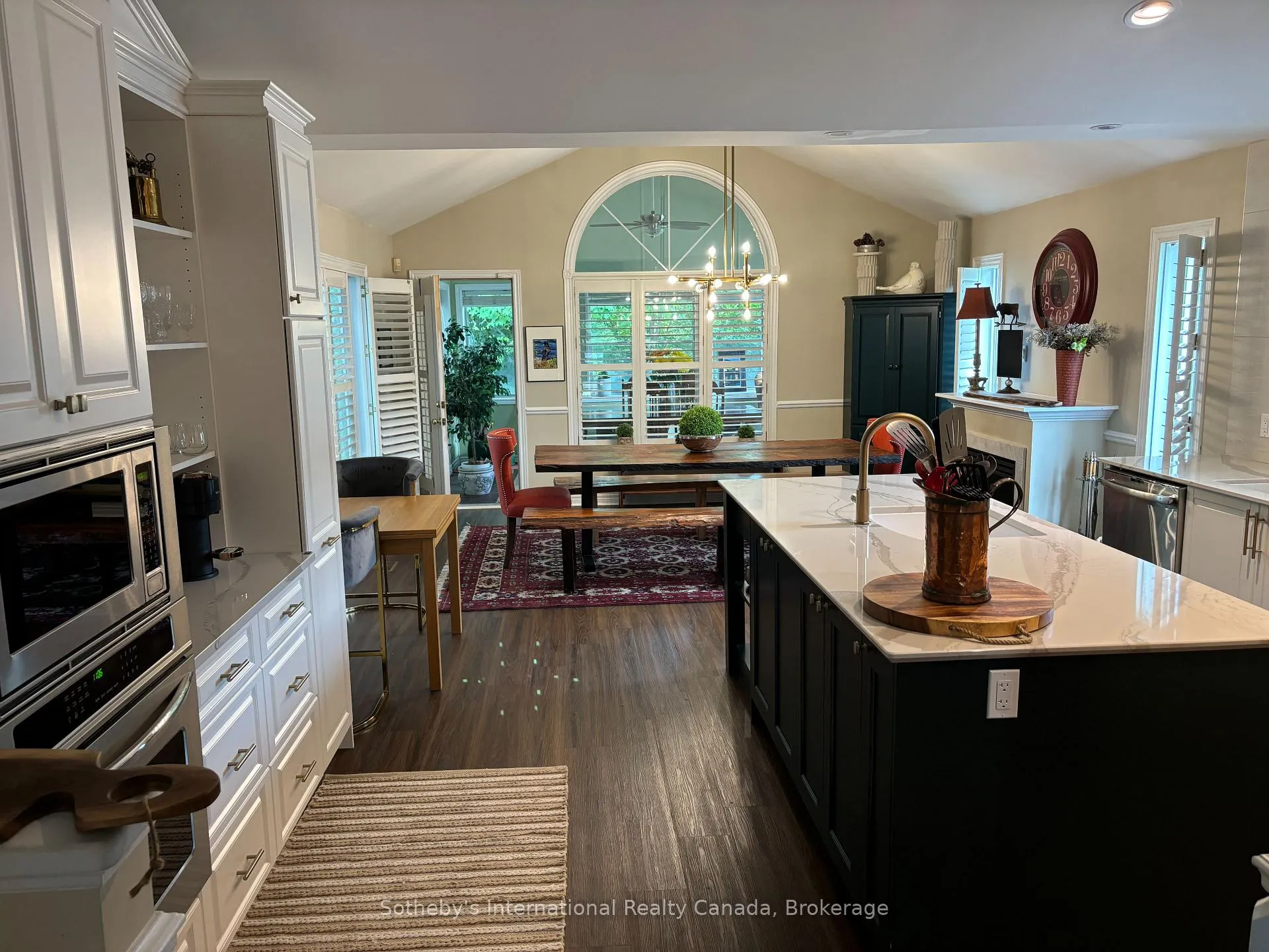 Photo 10 of 4 Nettleton Court, Collingwood — HOMEH