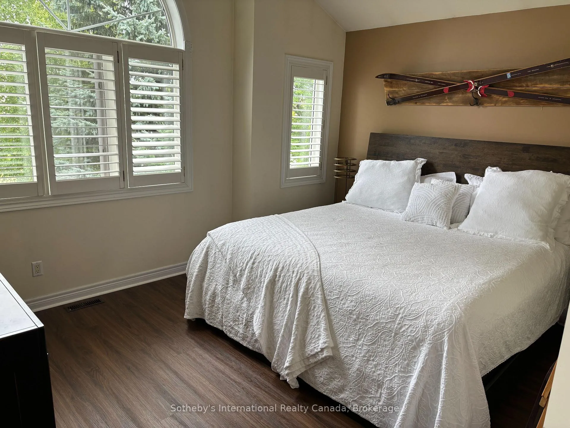 Photo 17 of 4 Nettleton Court, Collingwood — HOMEH