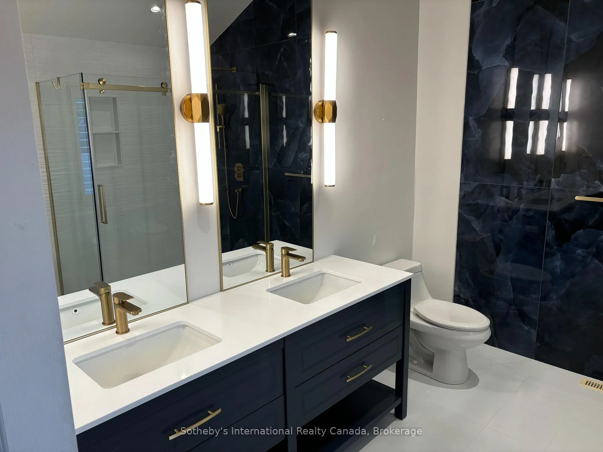 Photo 21 of 4 Nettleton Court, Collingwood — HOMEH
