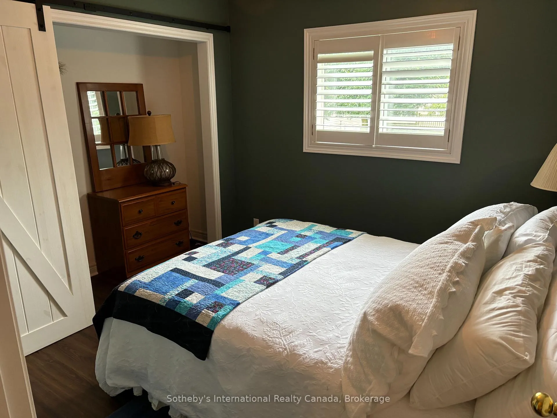Photo 23 of 4 Nettleton Court, Collingwood — HOMEH