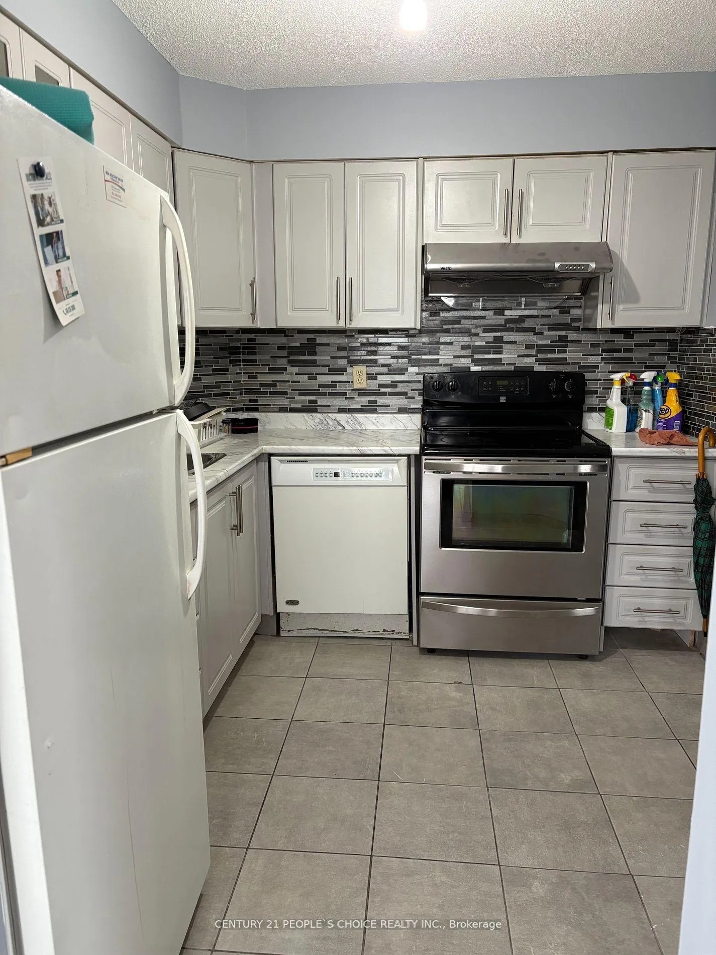 Photo 5 of Unit 1601, 61 Markbrook Lane, Etobicoke, Mount Olive-Silverstone-Jamestown — HOMEH