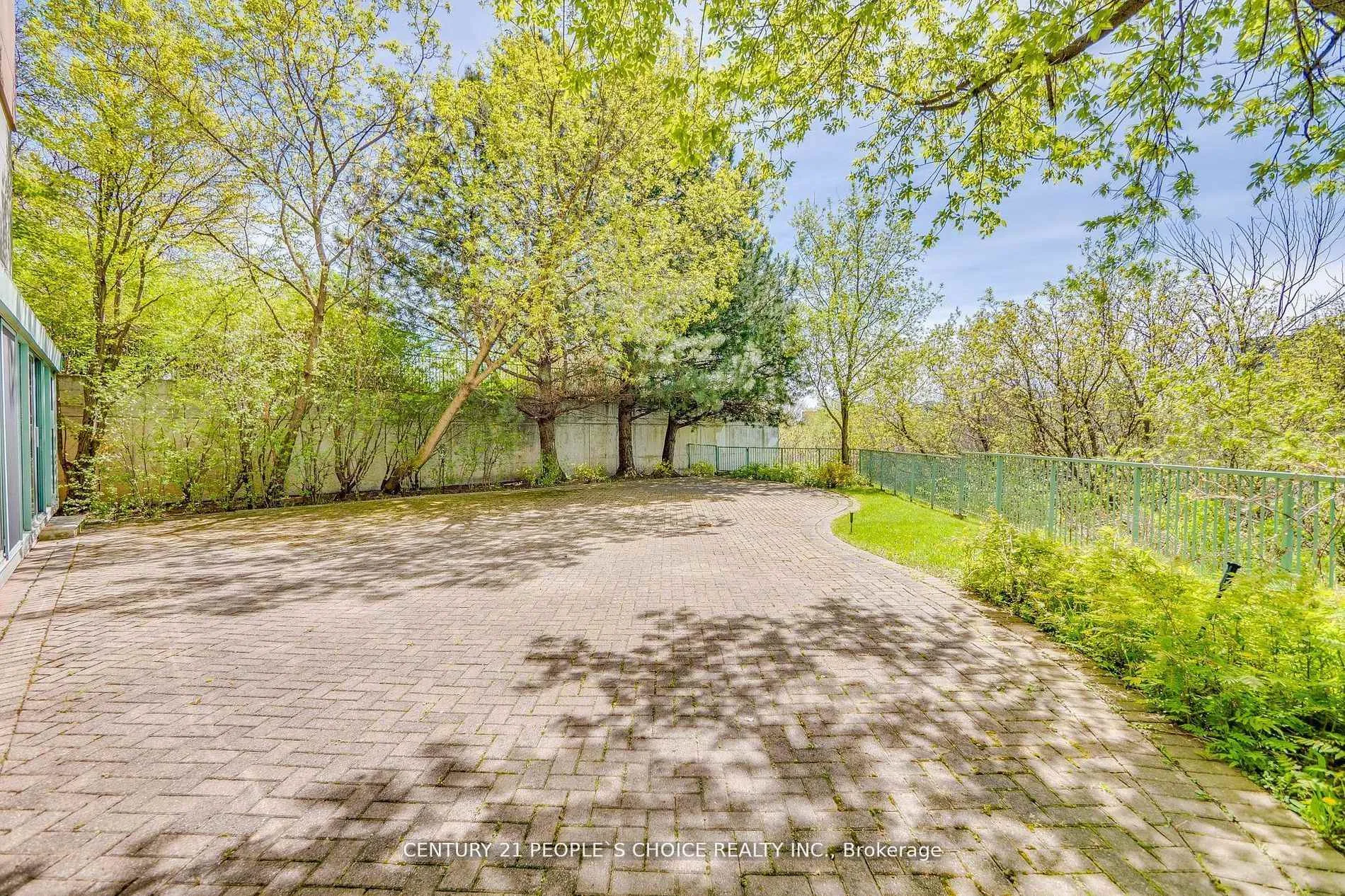 Photo 27 of Unit 1601, 61 Markbrook Lane, Etobicoke, Mount Olive-Silverstone-Jamestown — HOMEH