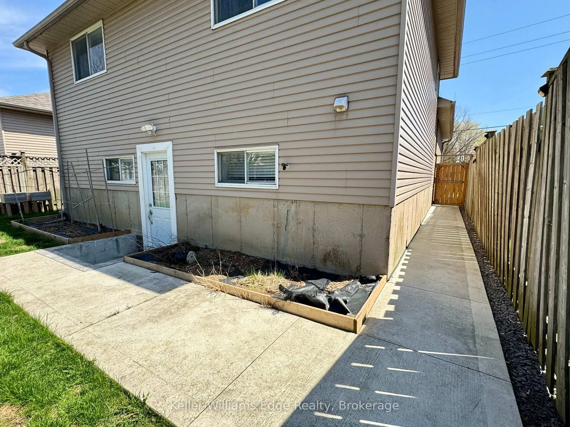 Photo 17 of Unit Lower, 127 First Road W, Hamilton, Stoney Creek Mountain — HOMEH