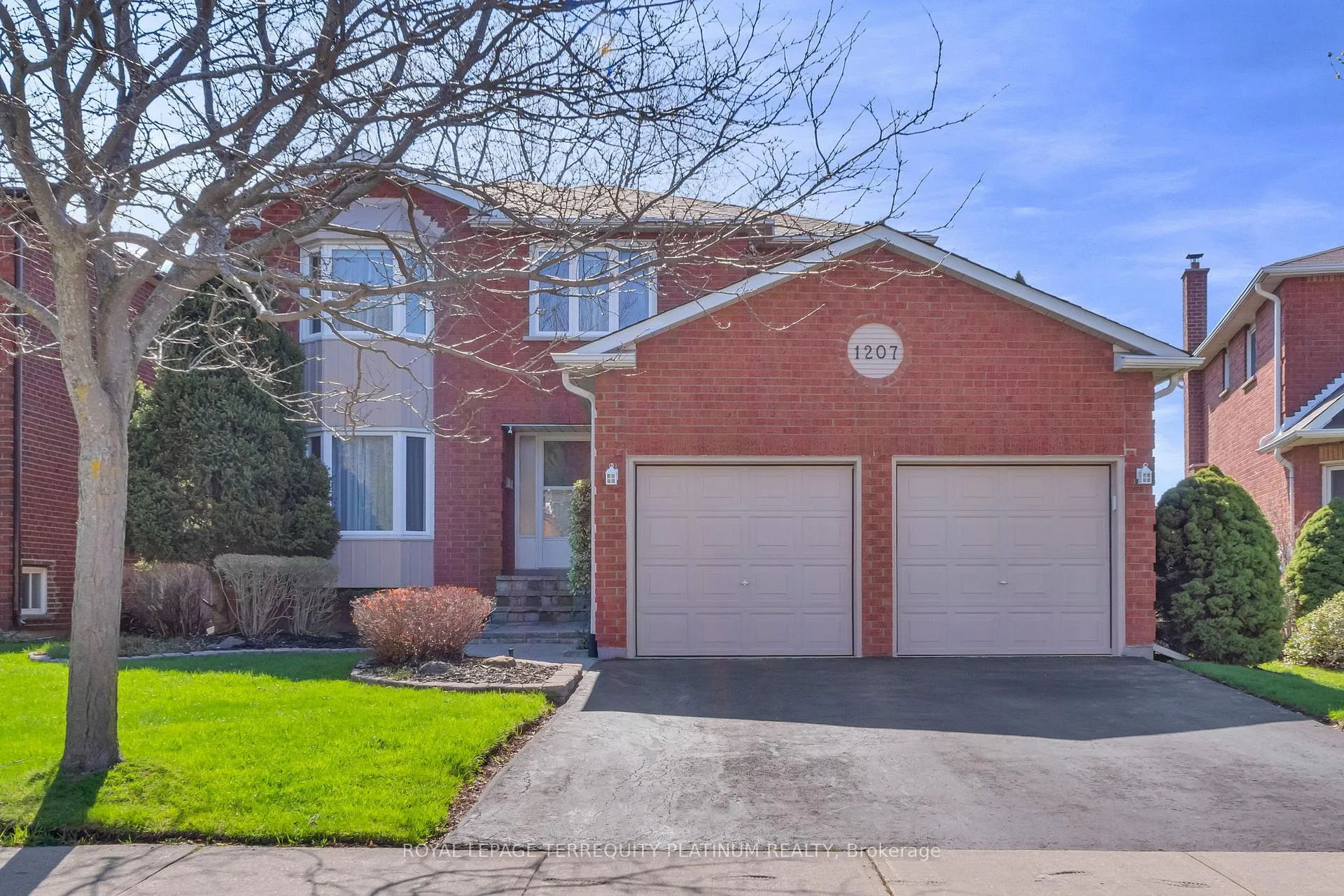 Front of 1207 Greenwood Crescent