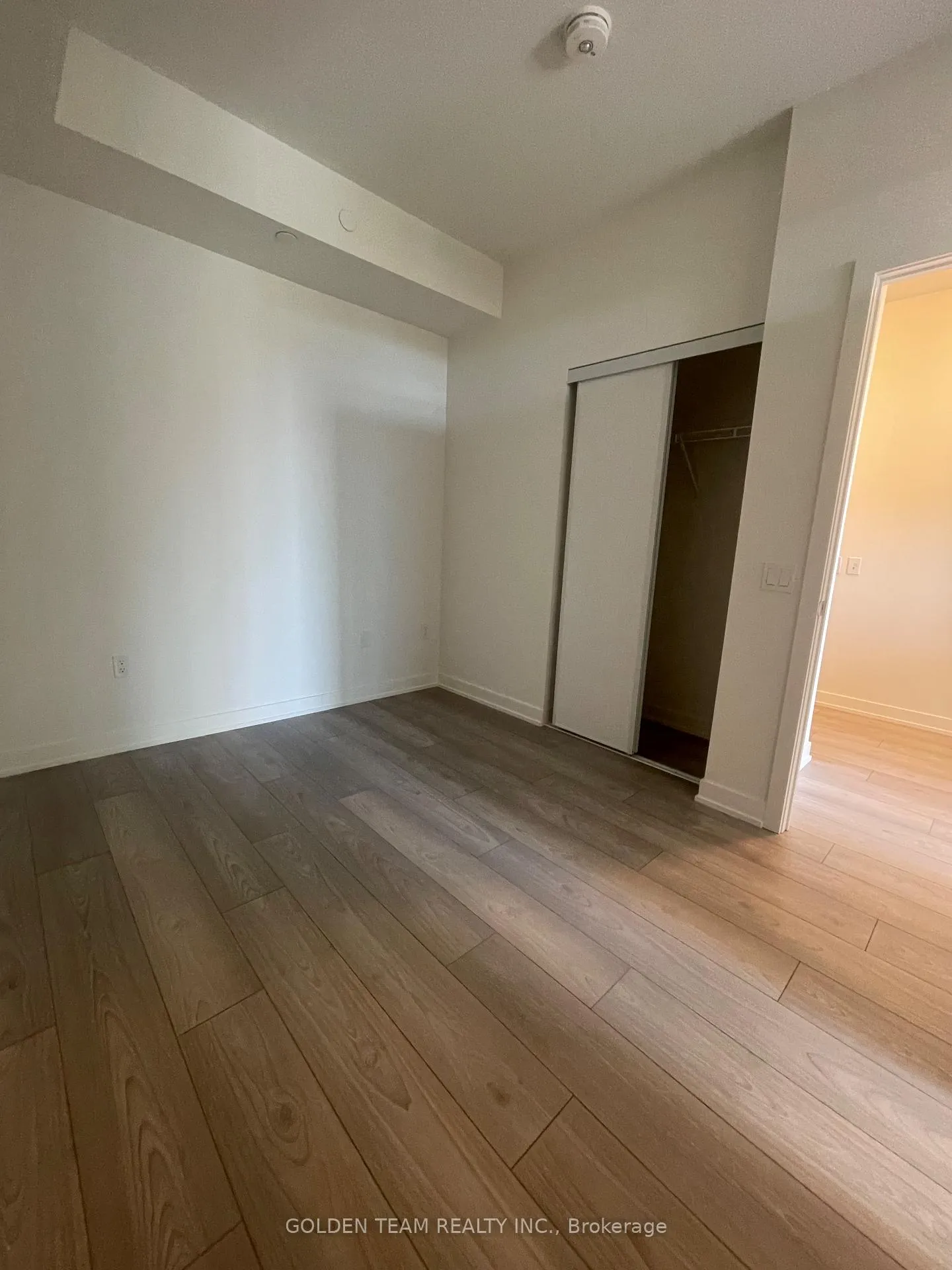Photo 6 of Unit 709, 120 Broadway Avenue, Toronto, Mount Pleasant West — HOMEH