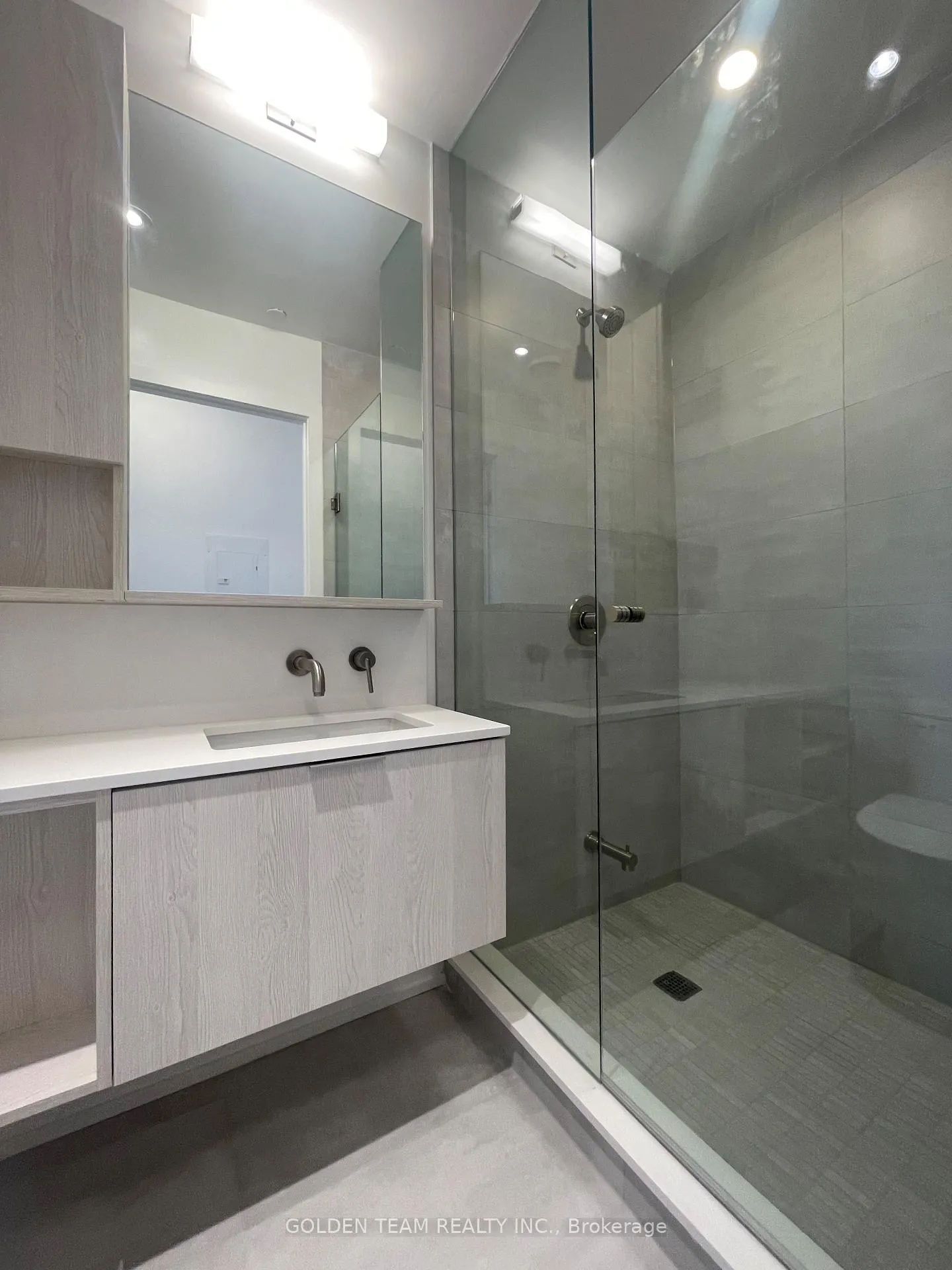Photo 9 of Unit 709, 120 Broadway Avenue, Toronto, Mount Pleasant West — HOMEH
