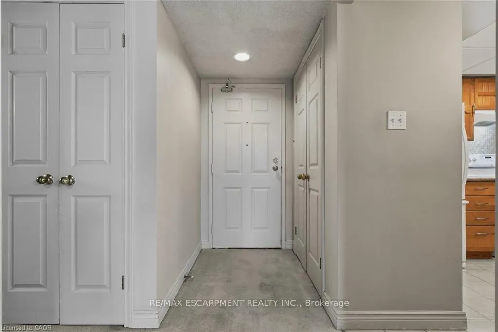 Photo 4 of Unit 306, 150 Wilson Street W, Hamilton, Ancaster — HOMEH