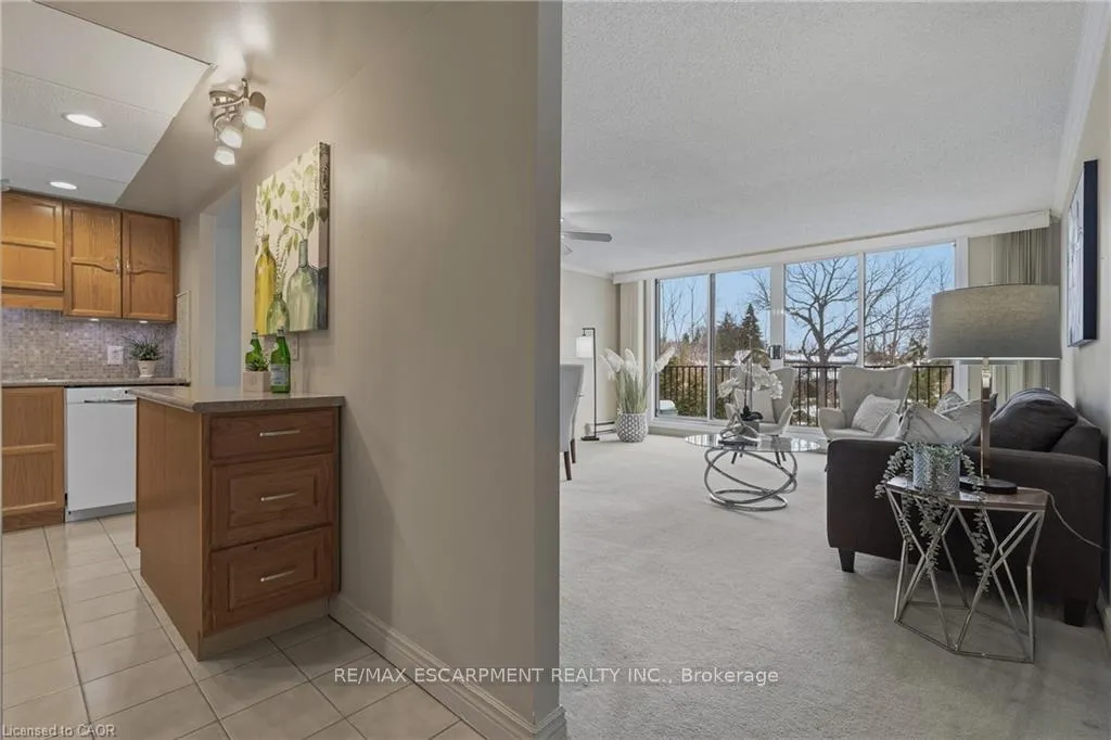 Photo 10 of Unit 306, 150 Wilson Street W, Hamilton, Ancaster — HOMEH