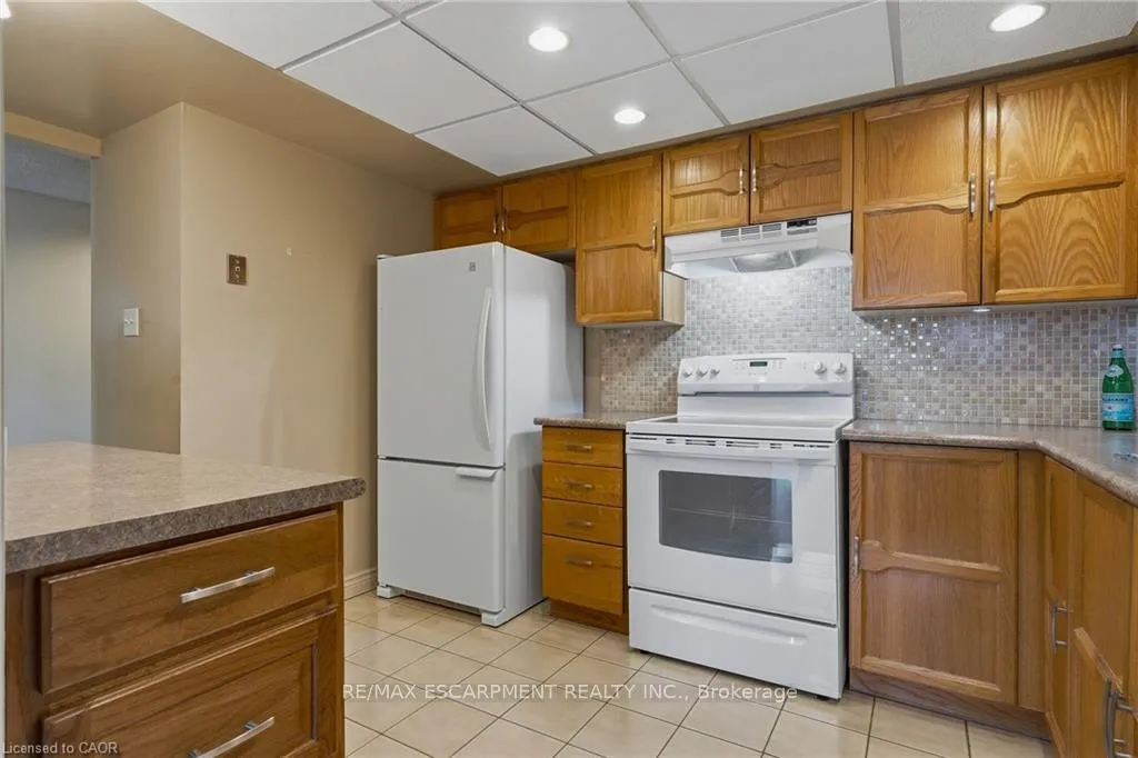 Photo 17 of Unit 306, 150 Wilson Street W, Hamilton, Ancaster — HOMEH