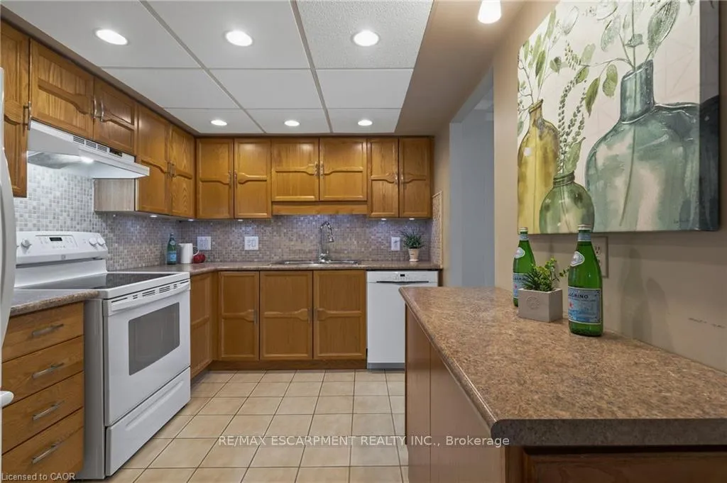 Photo 19 of Unit 306, 150 Wilson Street W, Hamilton, Ancaster — HOMEH