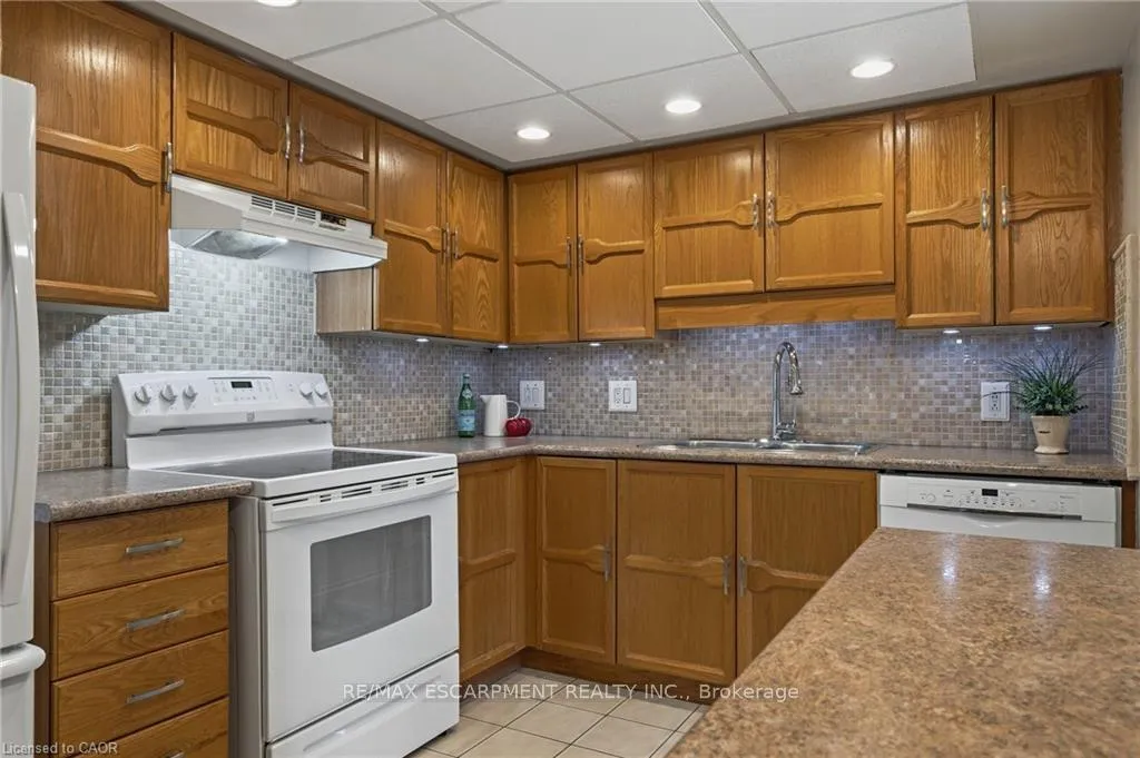 Photo 20 of Unit 306, 150 Wilson Street W, Hamilton, Ancaster — HOMEH
