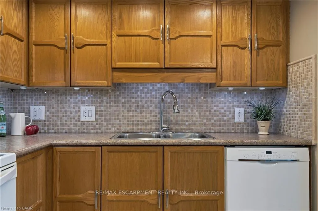 Photo 22 of Unit 306, 150 Wilson Street W, Hamilton, Ancaster — HOMEH