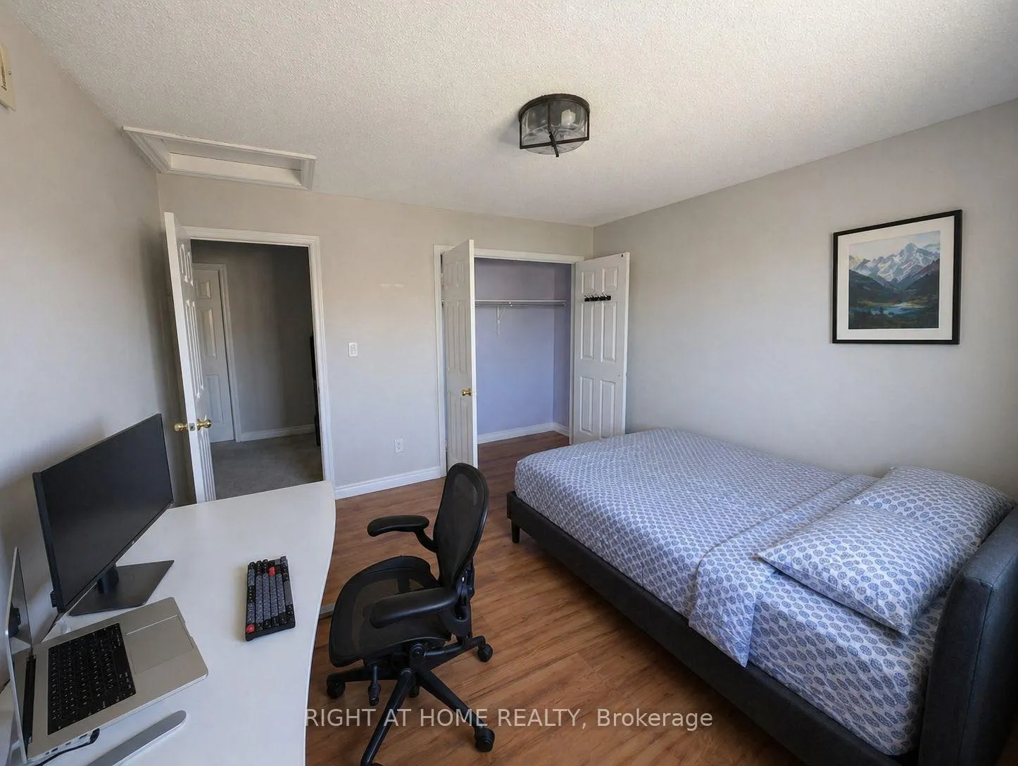 Photo 13 of 20 Newport Avenue, Clarington, Courtice — HOMEH