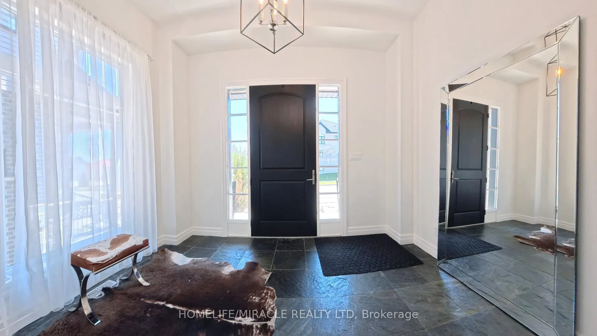Photo 3 of 102 Deer Creek Street, Kitchener — HOMEH