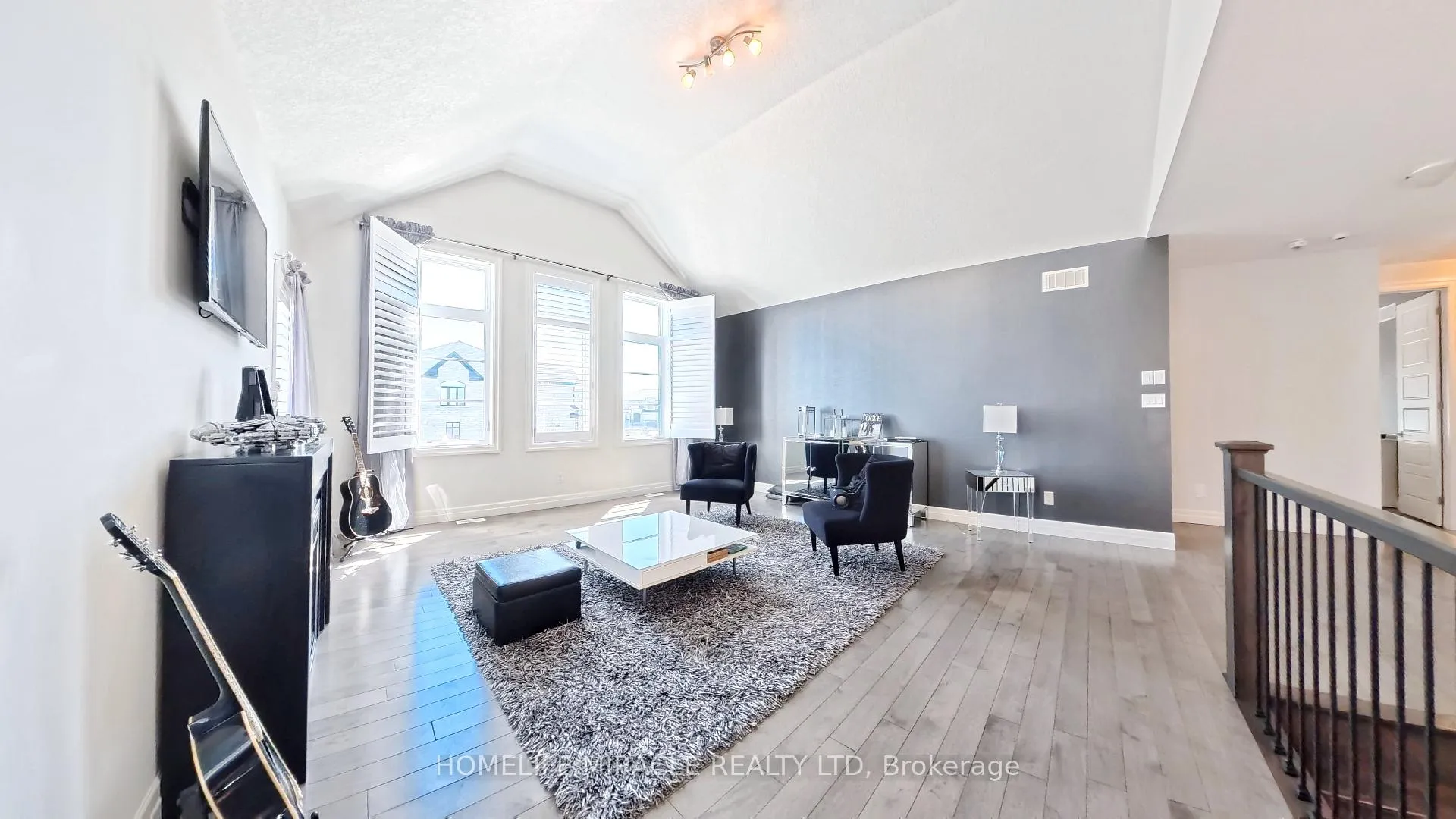 Photo 20 of 102 Deer Creek Street, Kitchener — HOMEH
